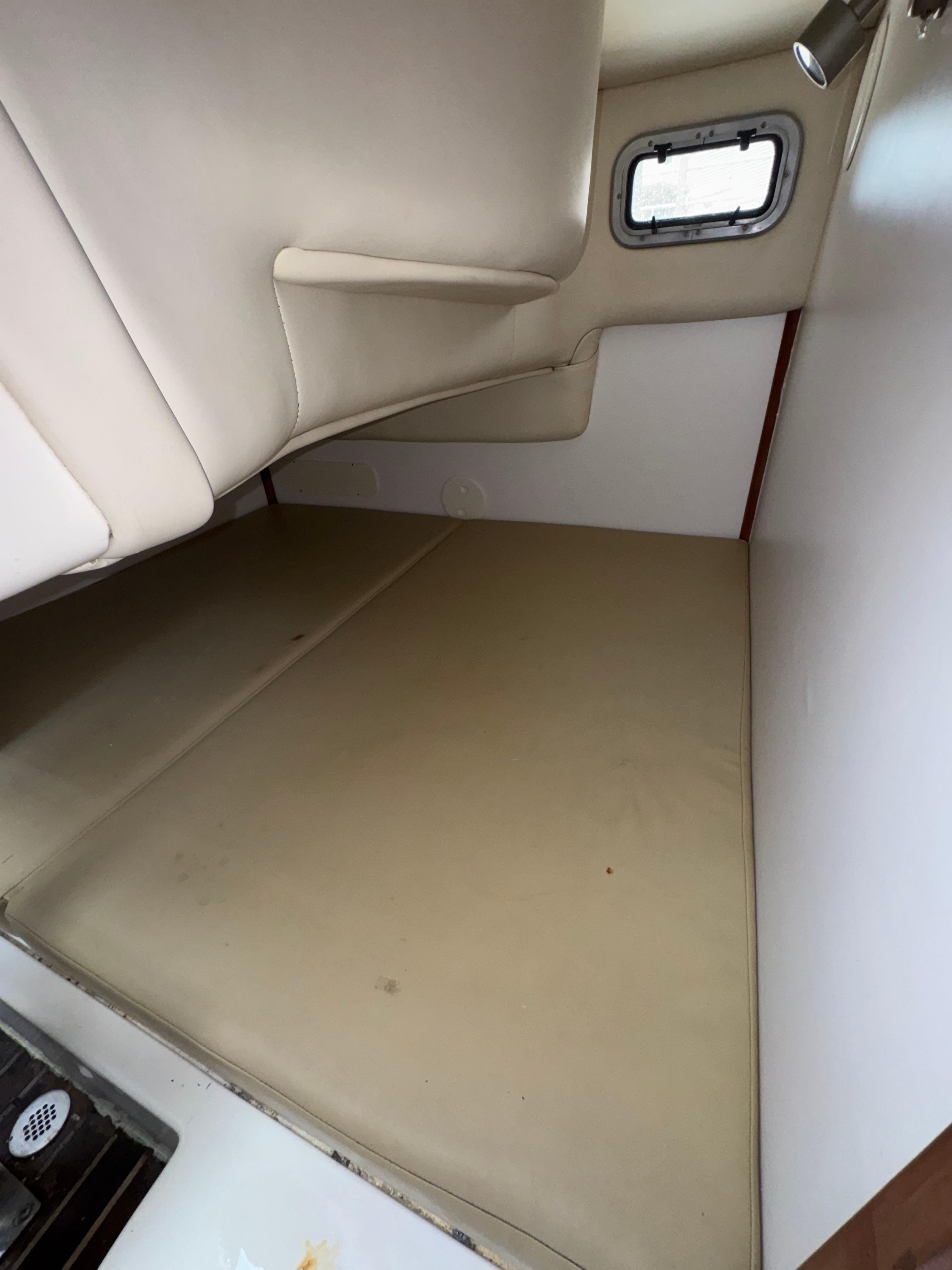 2004-boston-whaler-305-conquest-power-9802854-978657151-0-200520251438-22