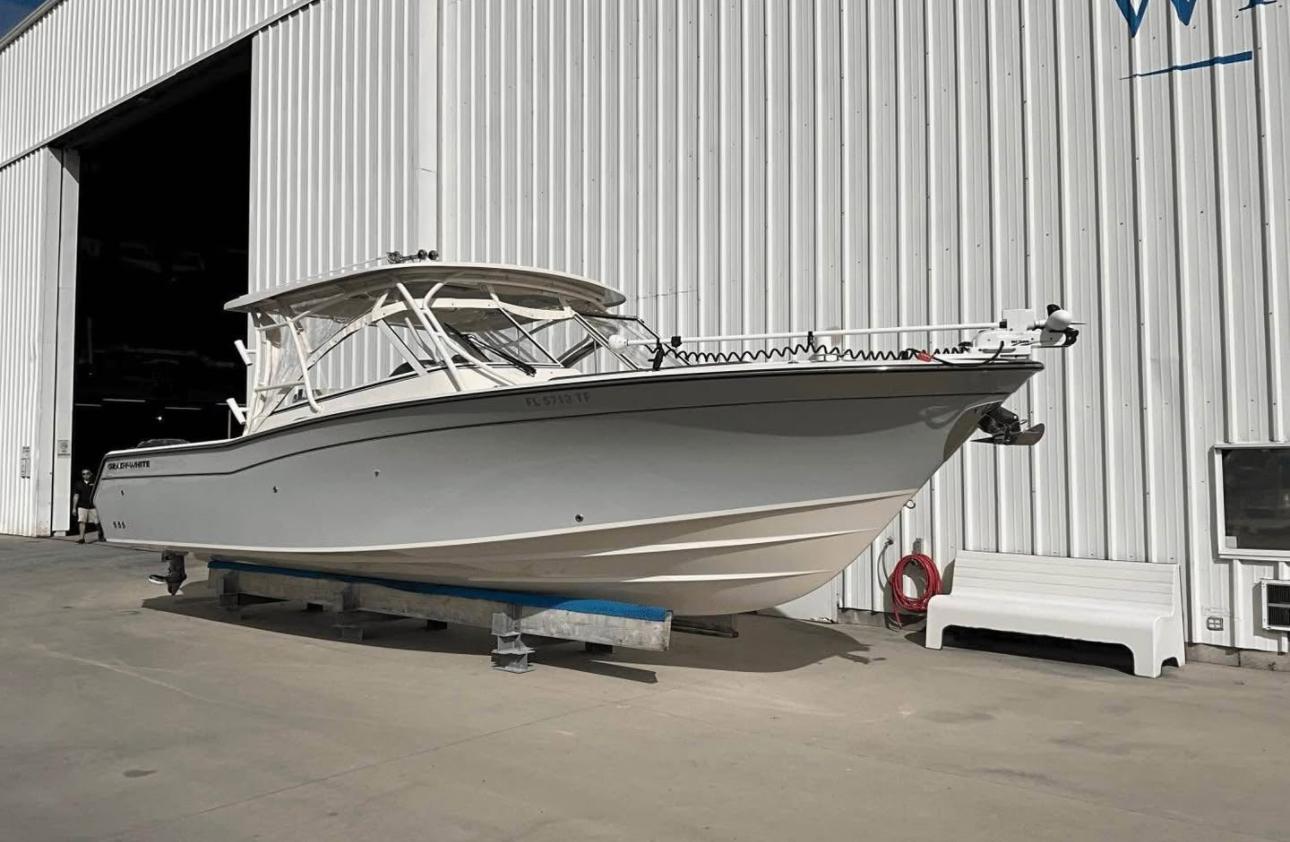 2022-grady-white-freedom-307-power-9702857-20250303155523962-1_XLARGE