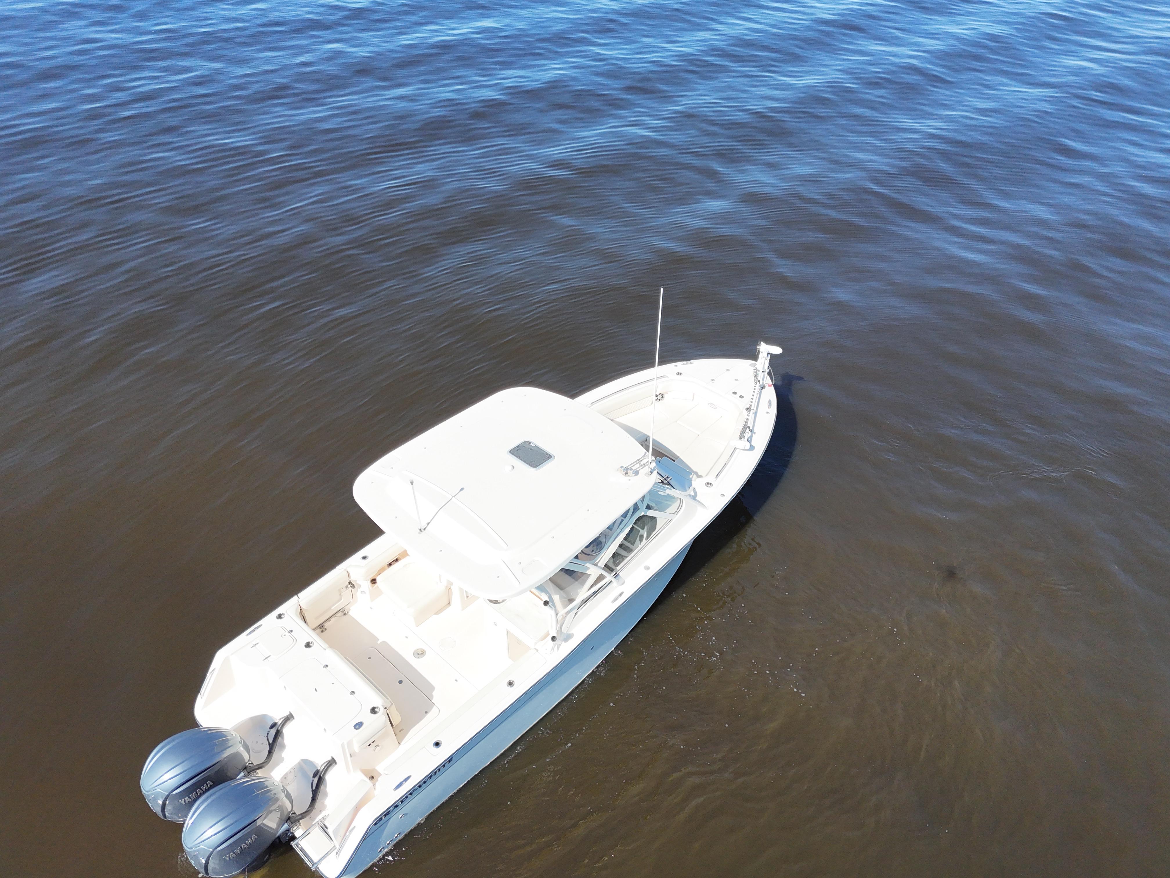2022-grady-white-freedom-307-power-9702857-20250313190226890-1_XLARGE