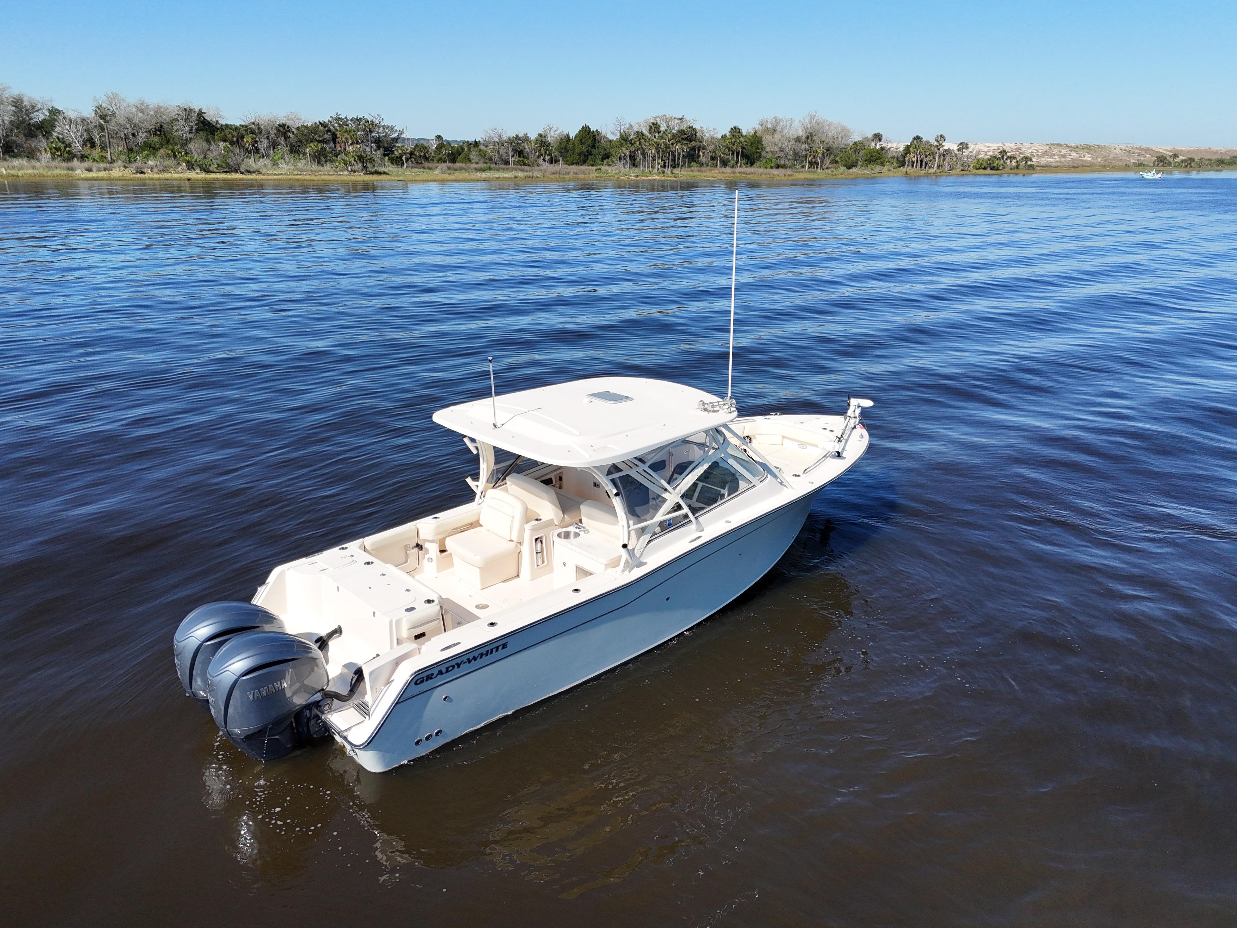 2022-grady-white-freedom-307-power-9702857-20250313190231019-1_XLARGE