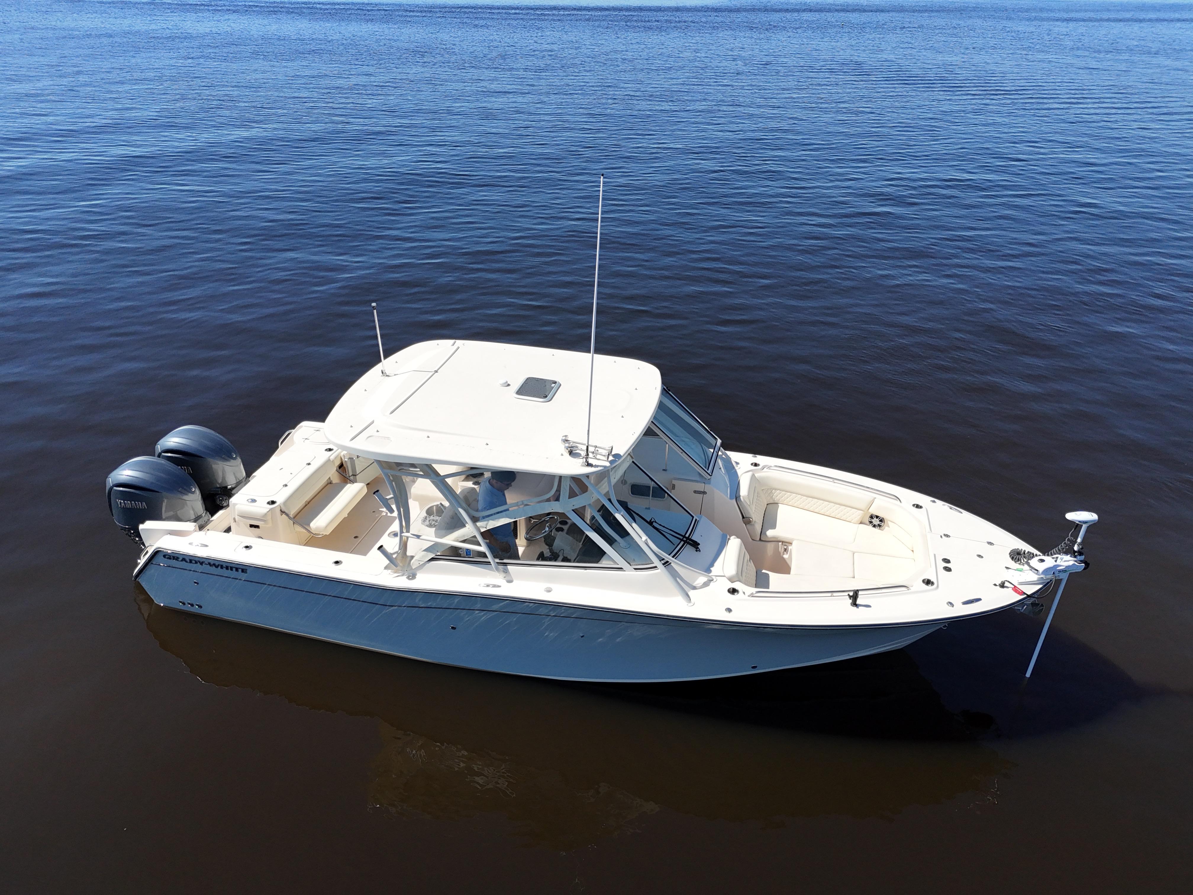 2022-grady-white-freedom-307-power-9702857-20250313190243066-1_XLARGE