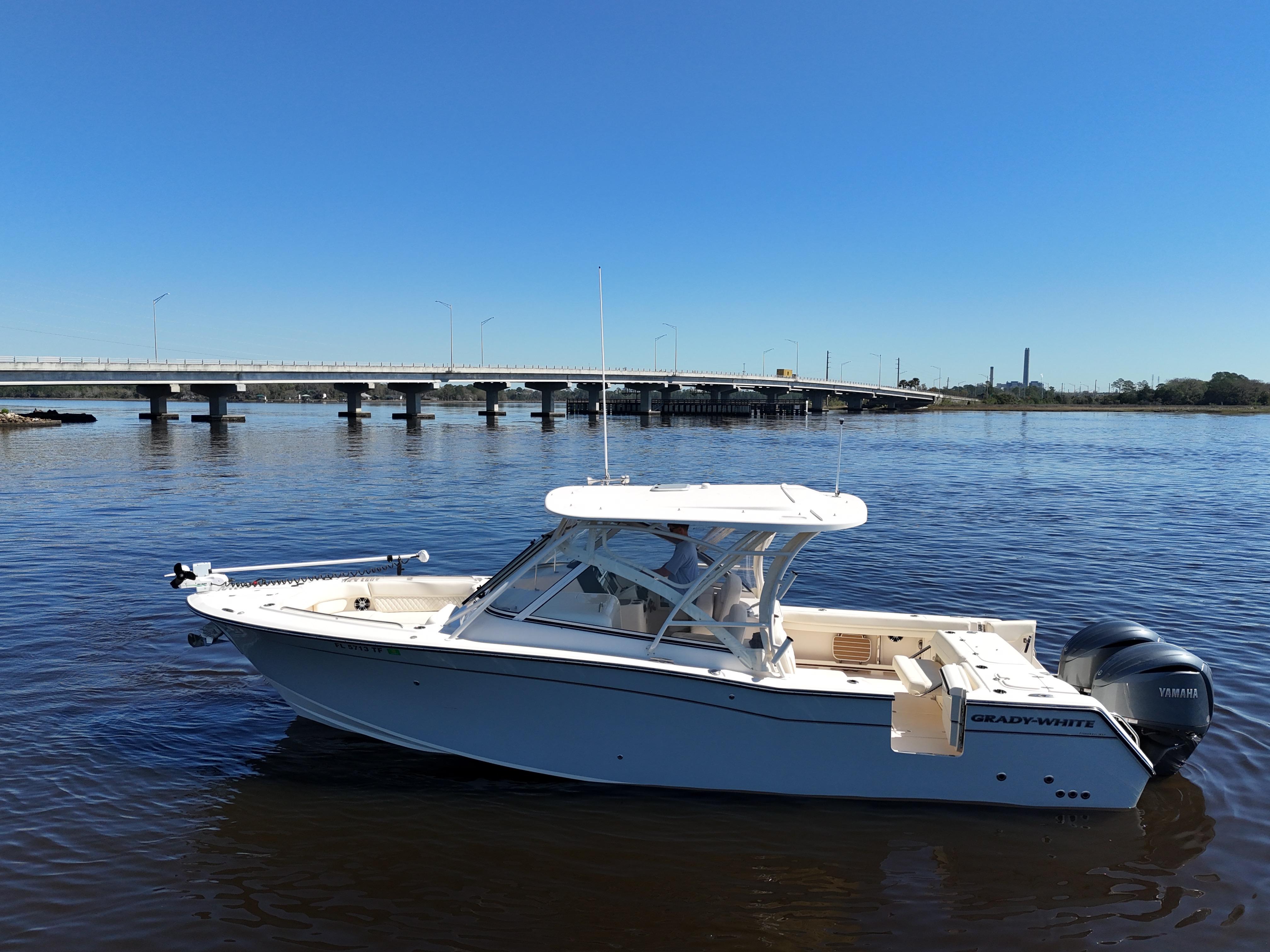 2022-grady-white-freedom-307-power-9702857-20250313190253105-1_XLARGE