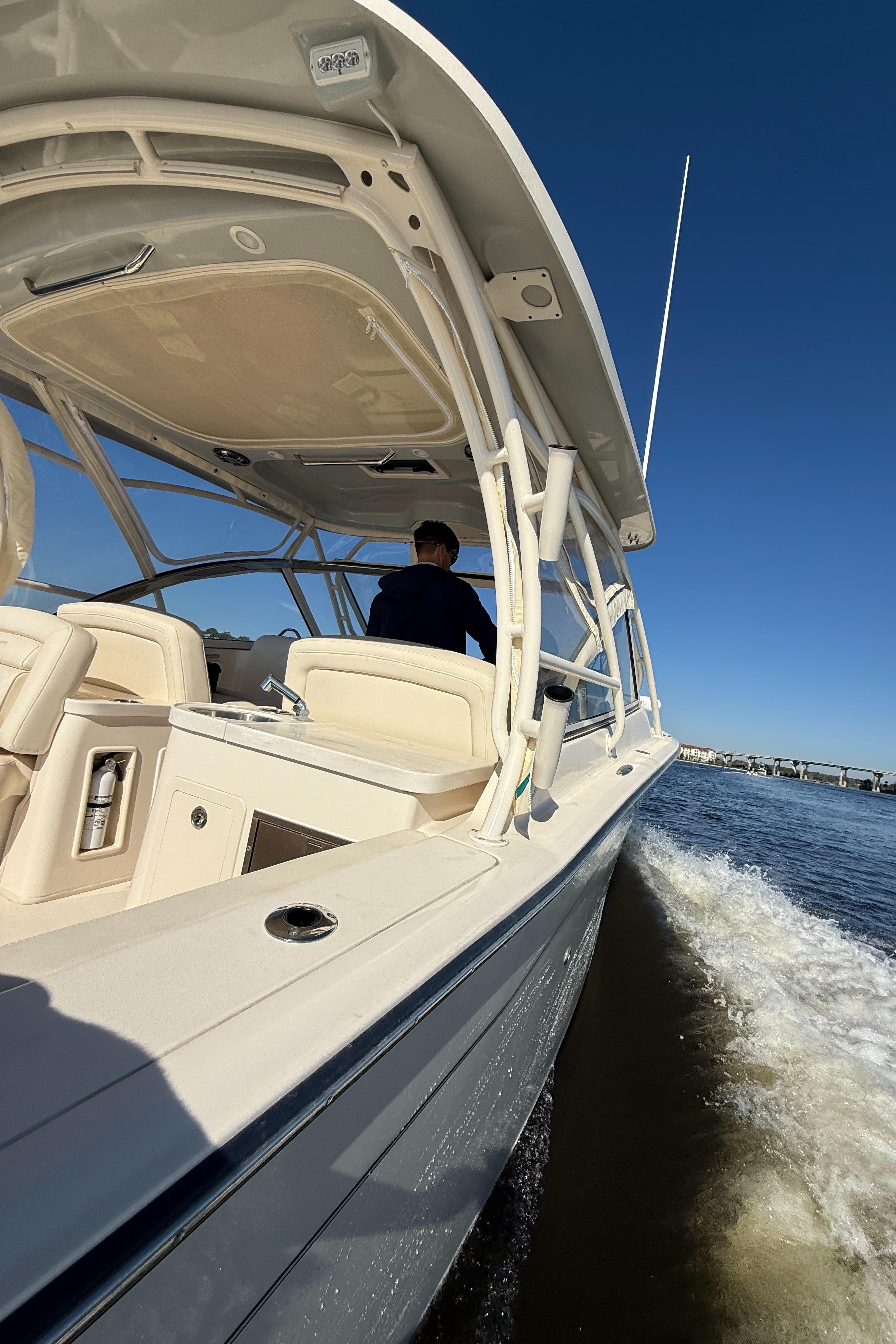 2022-grady-white-freedom-307-power-9702857-20250313190311976-1_XLARGE