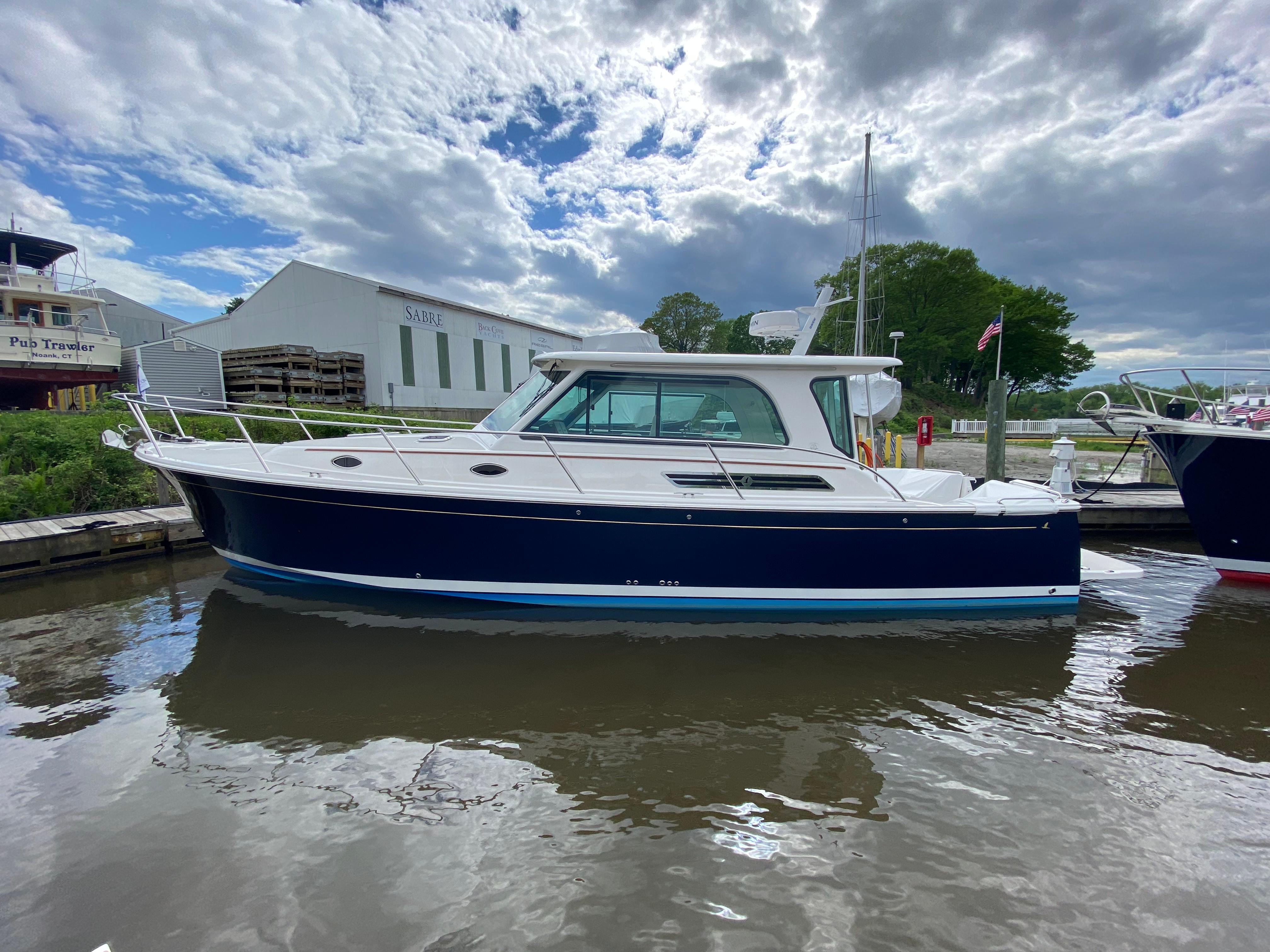 2026 Back Cove 37 Hardtop Express-16