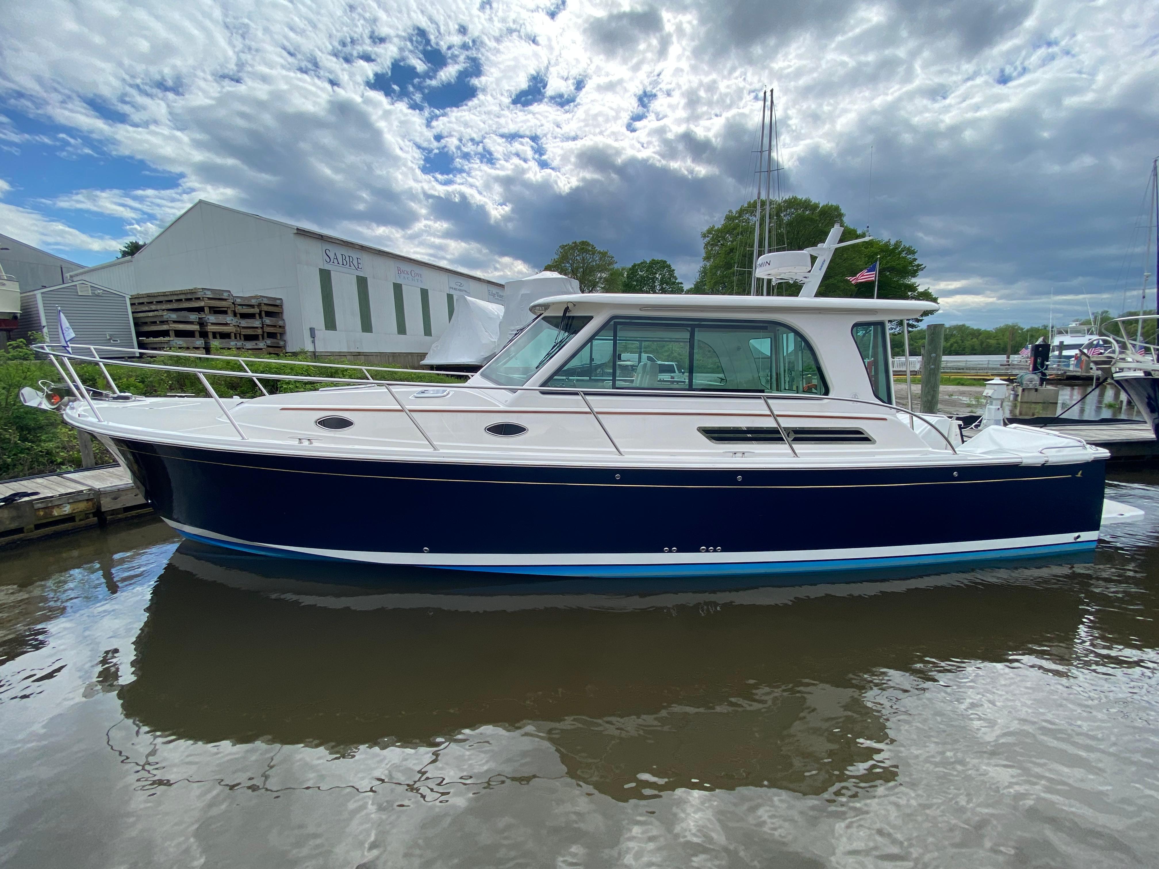 2026 Back Cove 37 Hardtop Express-2