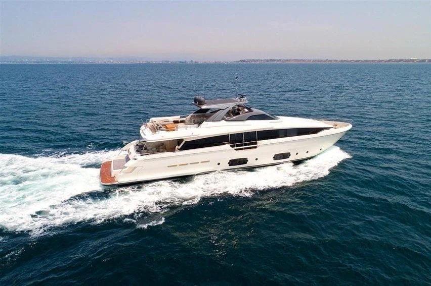 Ferretti Yachts 960