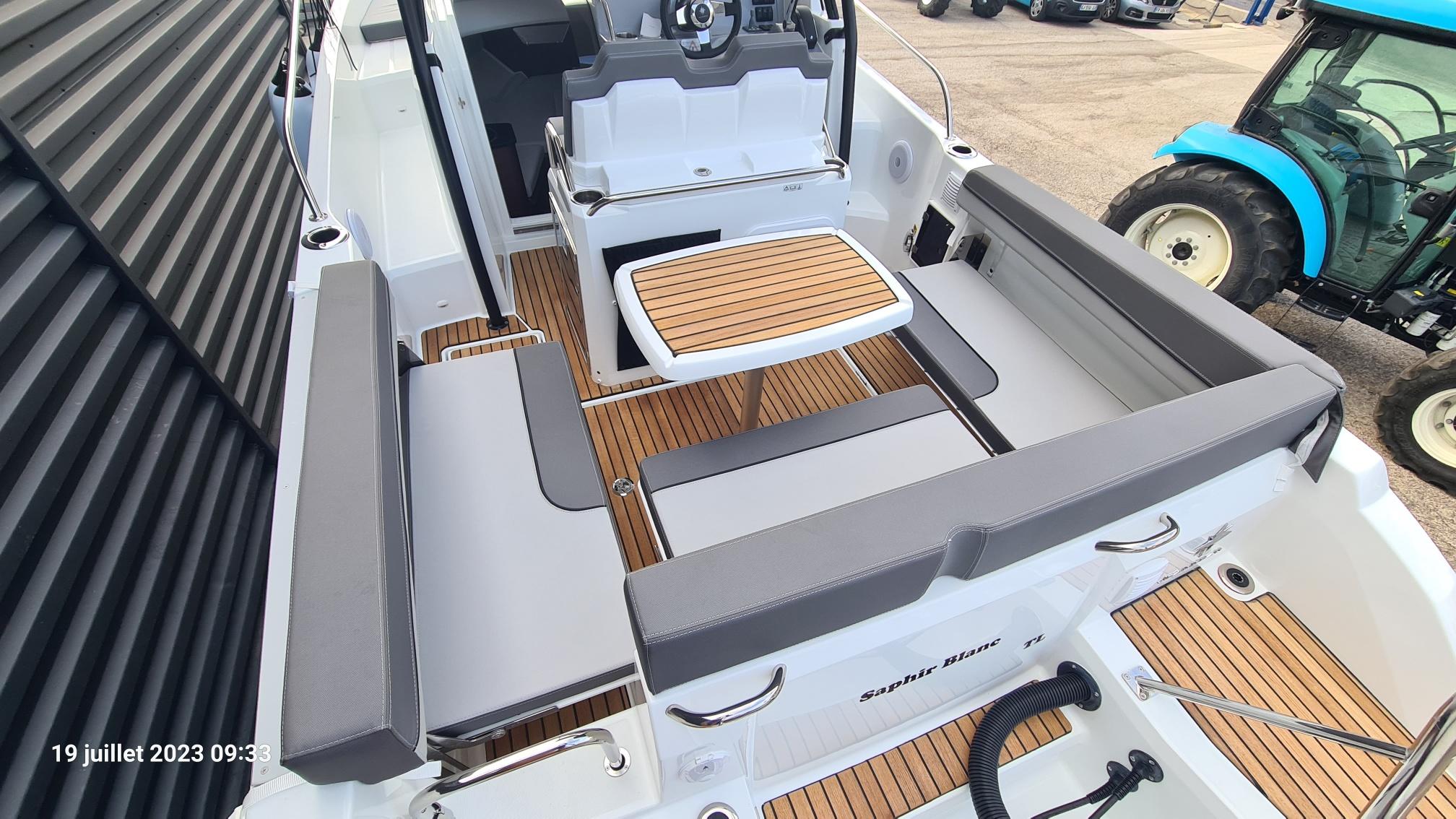 Jeanneau Cap Camarat 7.5 WA