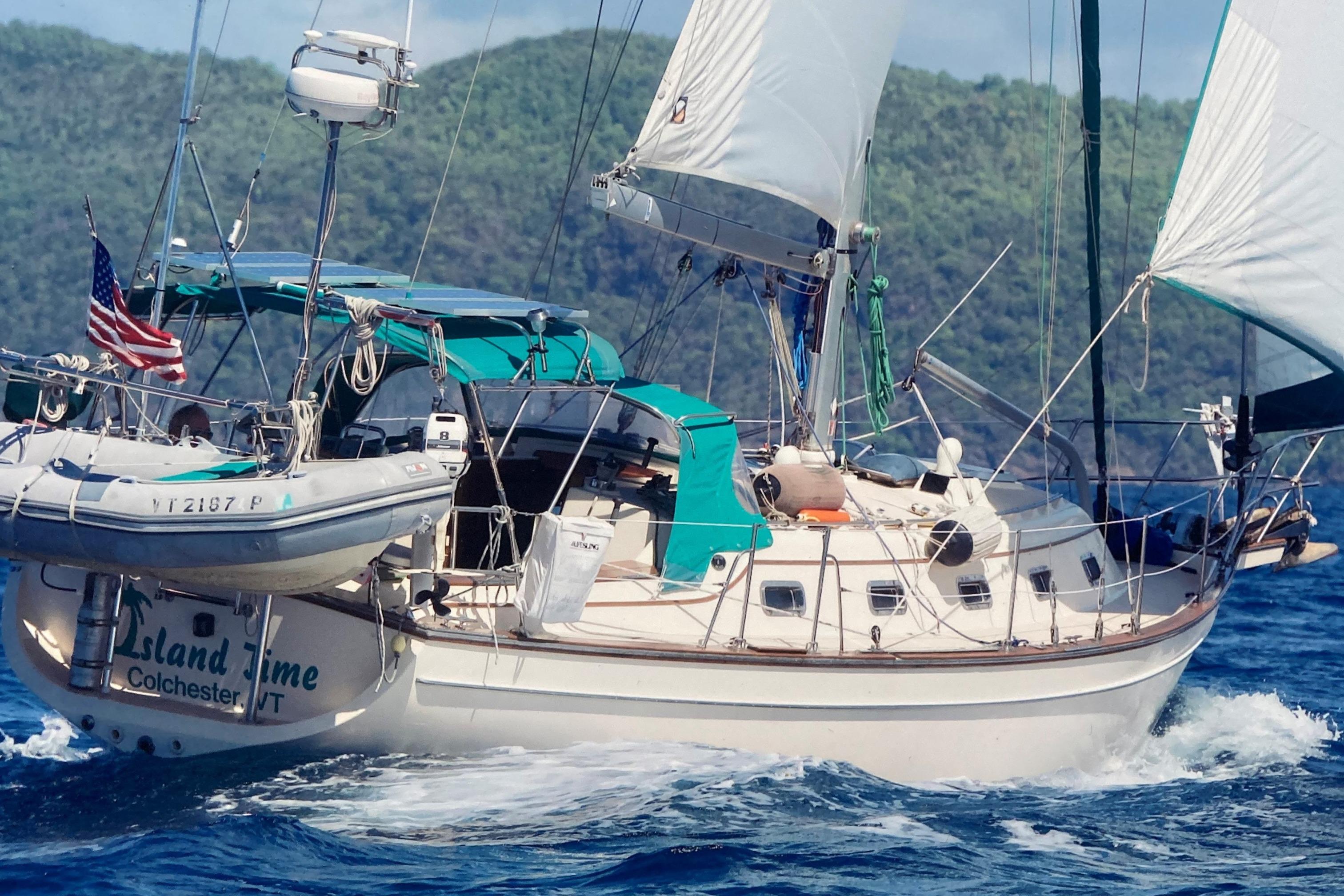 1999 Island Packet 380 For Sale | YaZu Yachting | Deltaville
