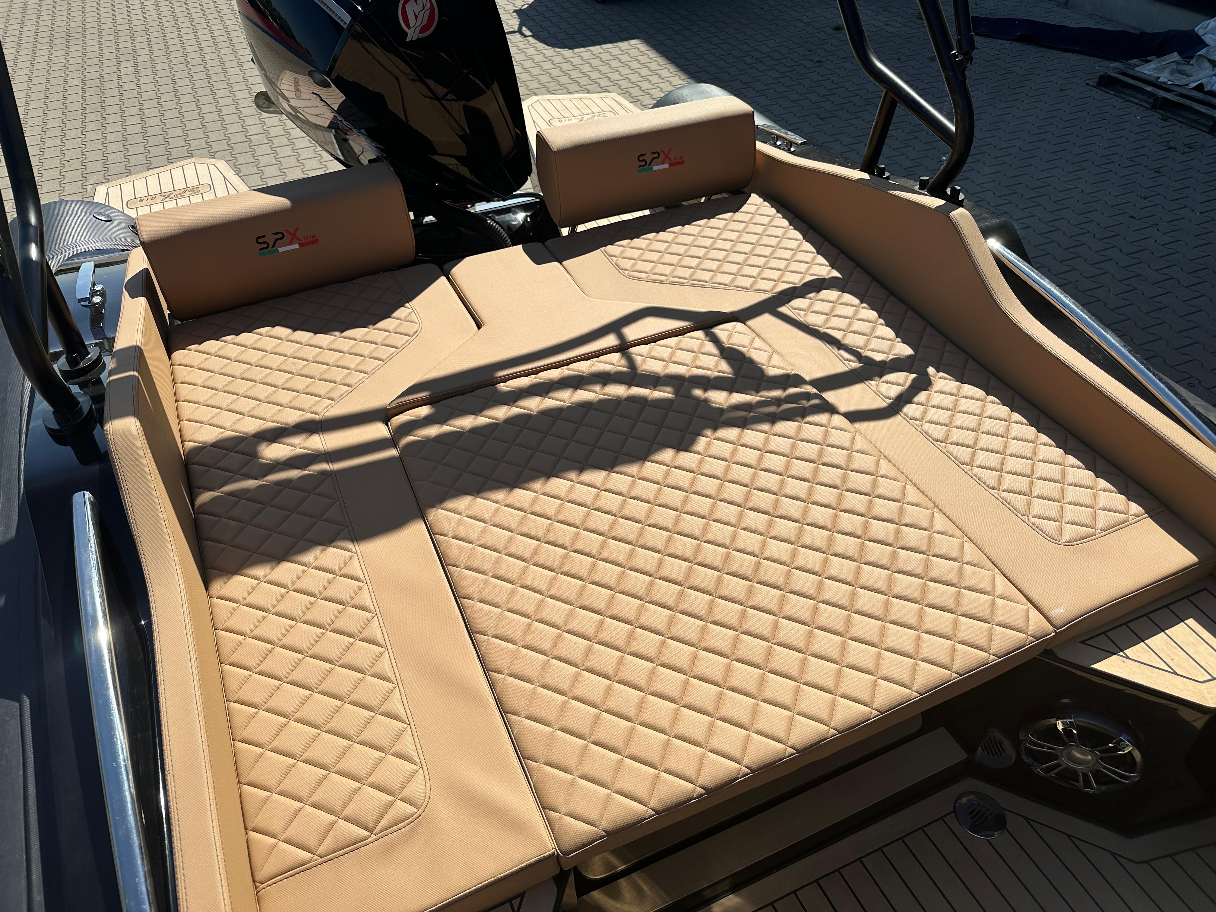 2023 SPX RIB 24 Dinette large 2
