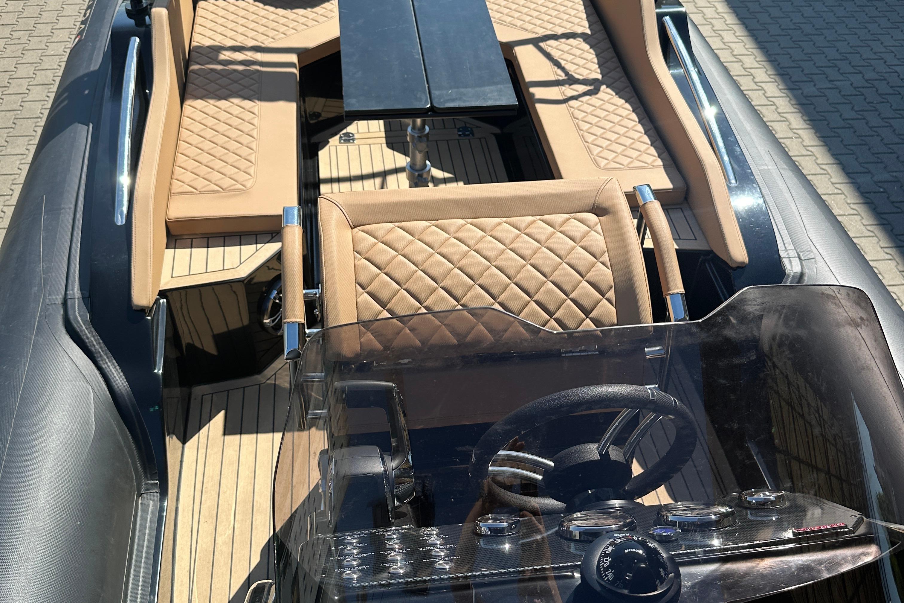 2023 SPX RIB 24 Dinette large 3