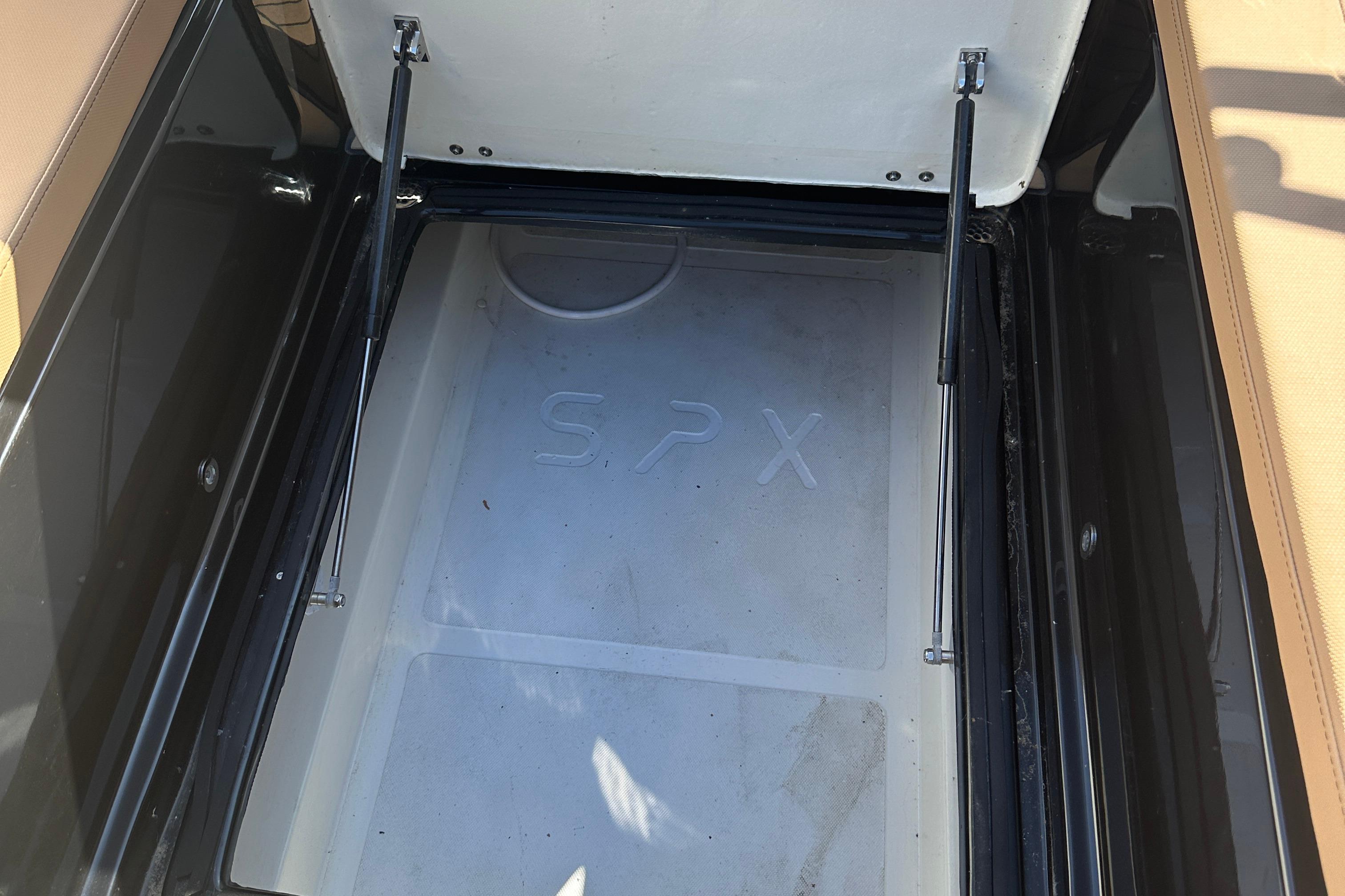 2023 SPX RIB 24 Dinette large 6