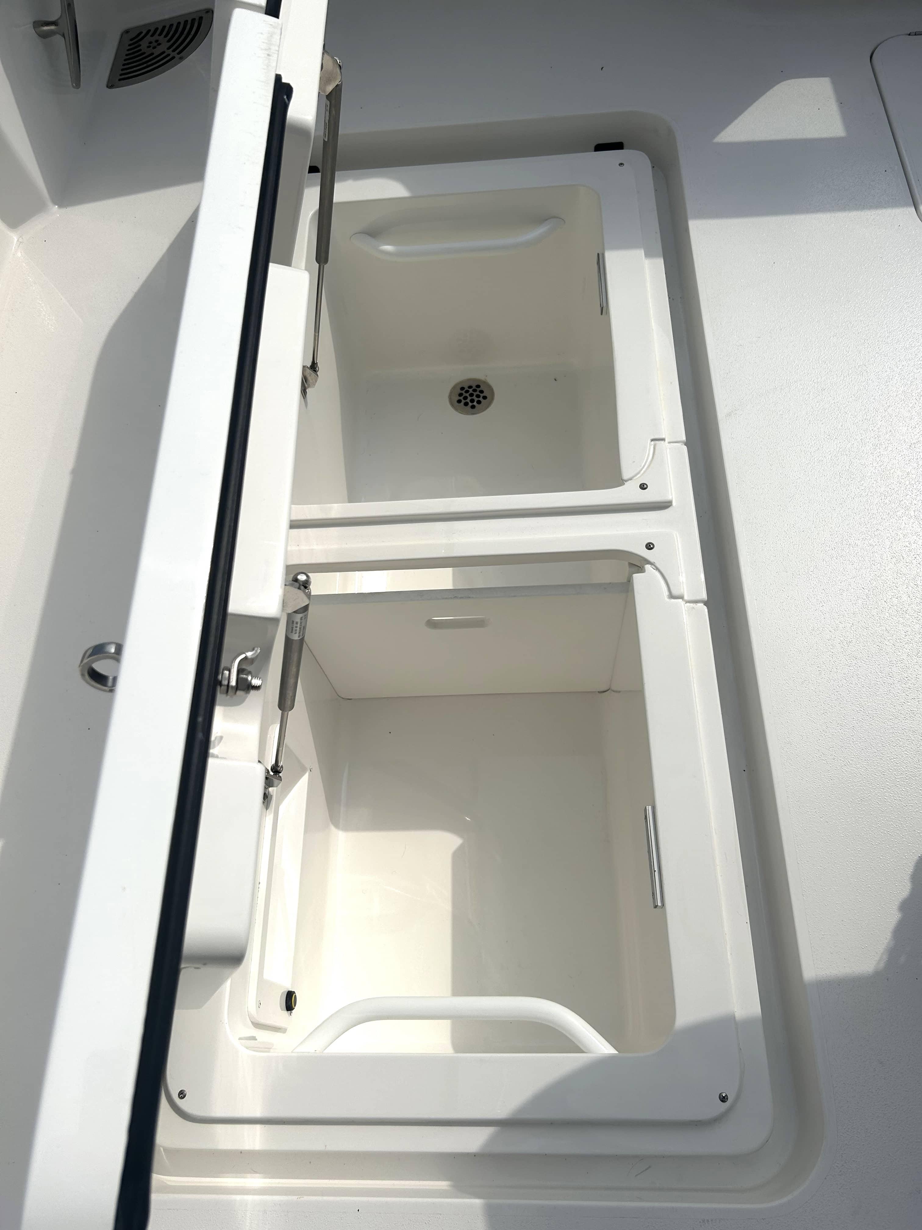 Hour Time Yacht for Sale 46 Viking Yachts Sturgeon Bay, WI Denison Yacht Sales