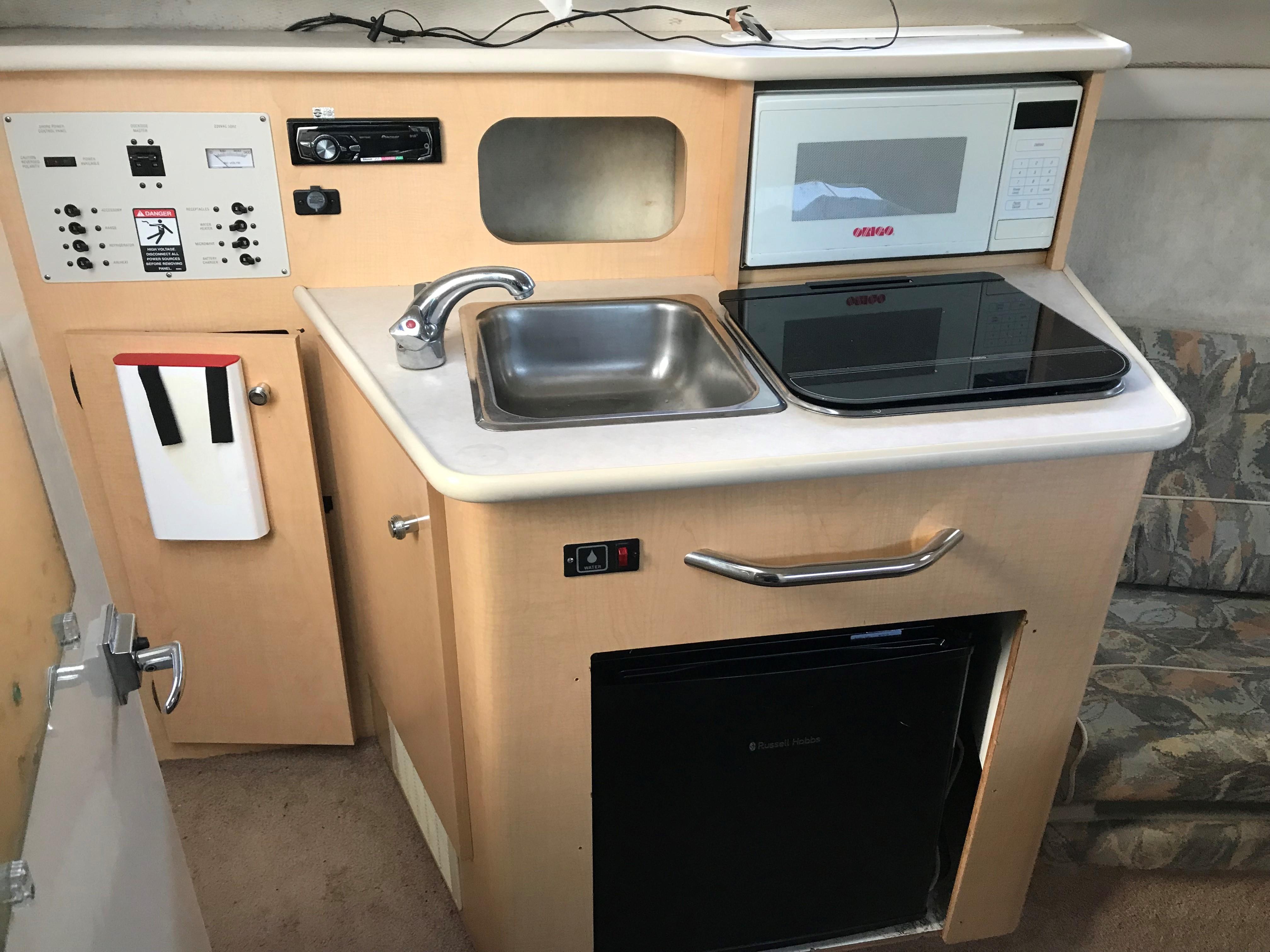 1999 Bayliner 2455