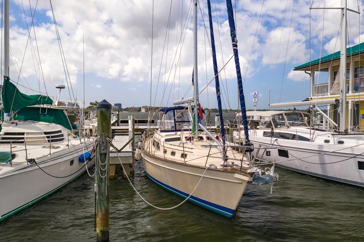 2010 Island Packet 465 - Palmetto, FL