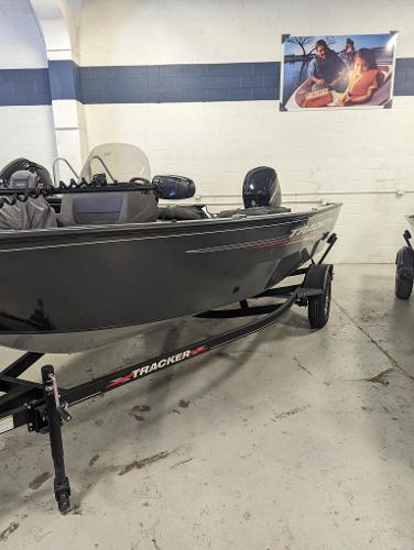 2022 Tracker Boats boat for sale, model of the boat is Pro Guide V-16 SC & Image # 3 of 78
