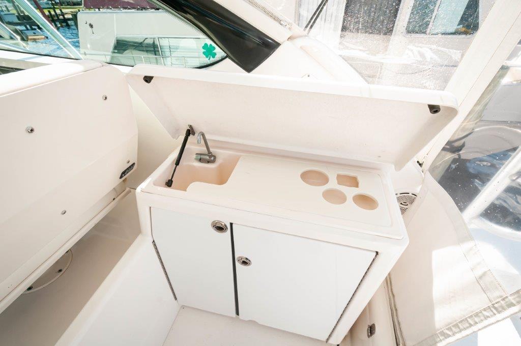 2003 Tiara Yachts 4200 Open  Kingfisher  Cockpit