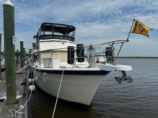 43' Hatteras, Listing Number 100917084, - Photo No. 2