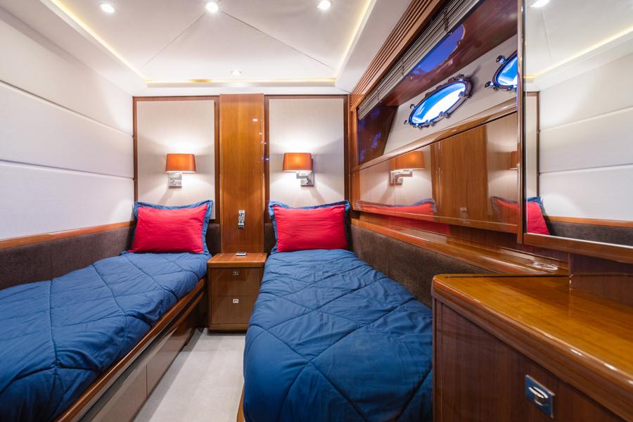 GUEST STATEROOM - STARBOARD
