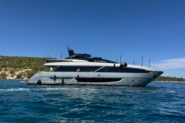 2019 Riva 100 Corsaro