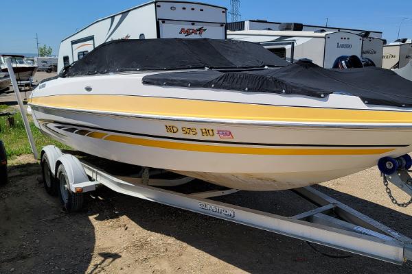 2008 Glastron boat for sale, model of the boat is GT 225 & Image # 6 of 14