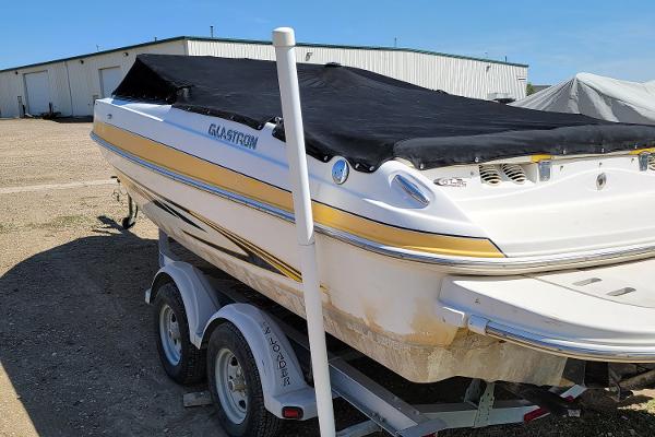 2008 Glastron boat for sale, model of the boat is GT 225 & Image # 3 of 14