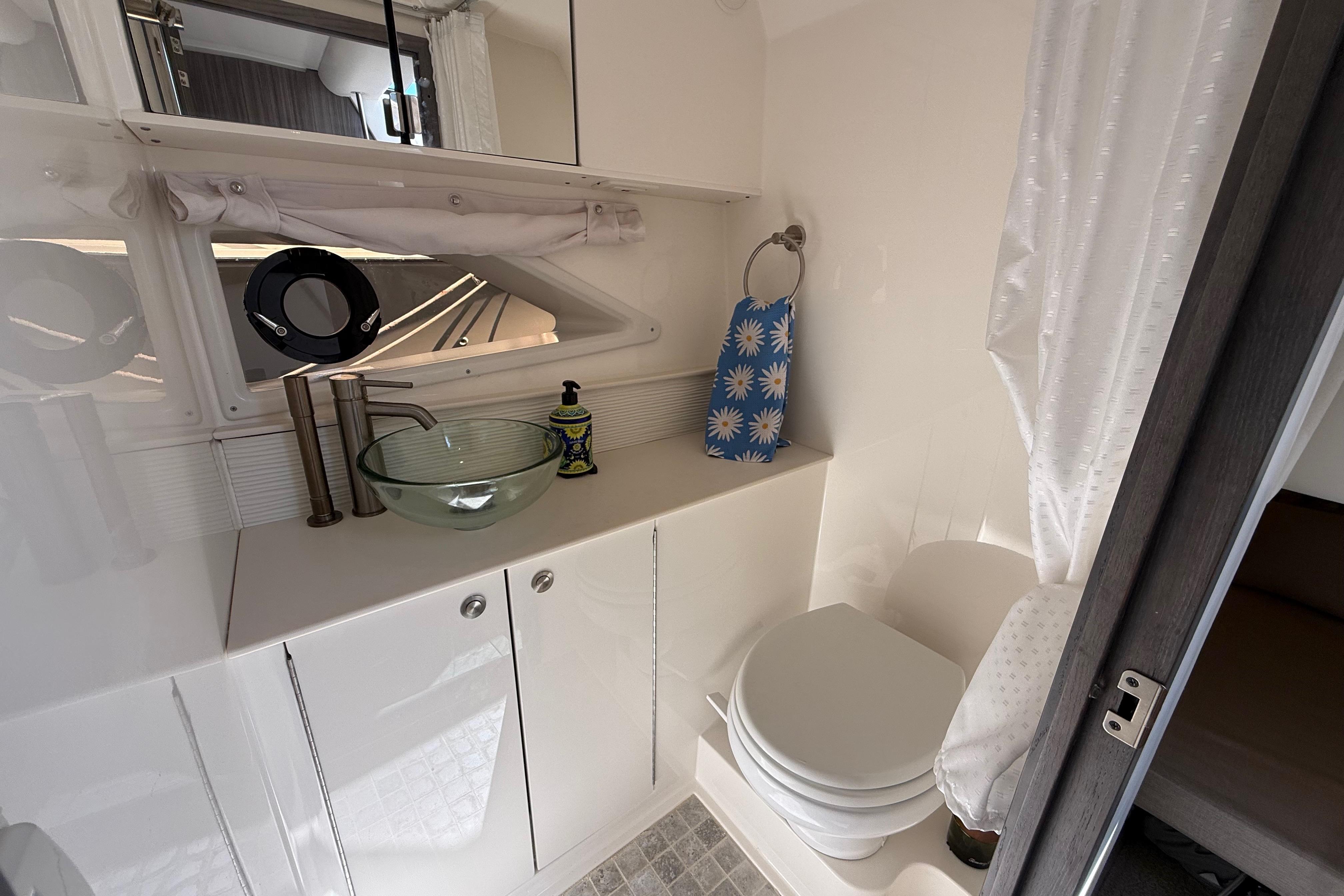 2022 Sea Ray Sundancer 320 #TBMB1408LLC inventory image at Sun Country Marine Group, Newport Beach