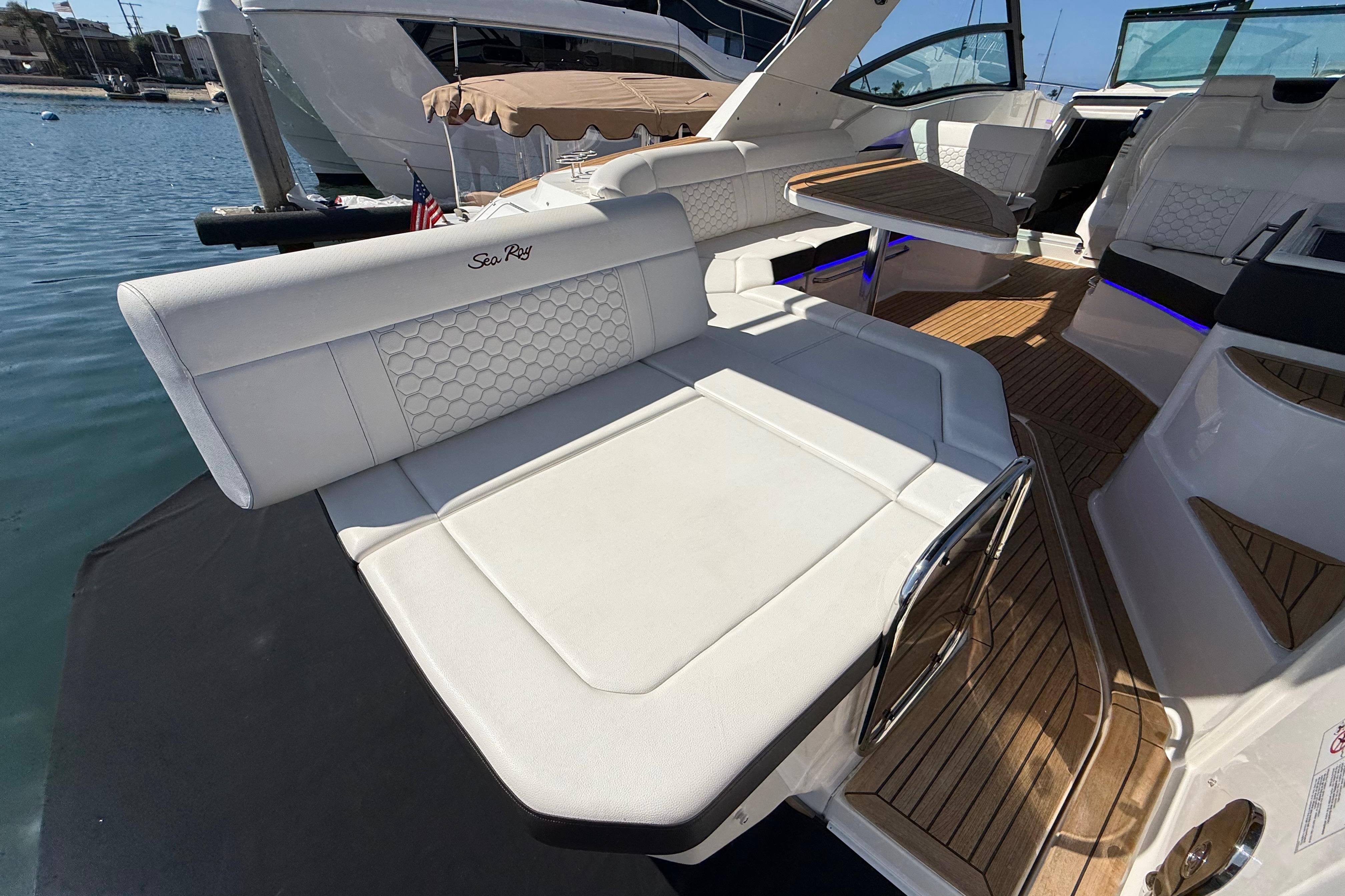 2022 Sea Ray Sundancer 320 #TBMB1408LLC inventory image at Sun Country Marine Group, Newport Beach