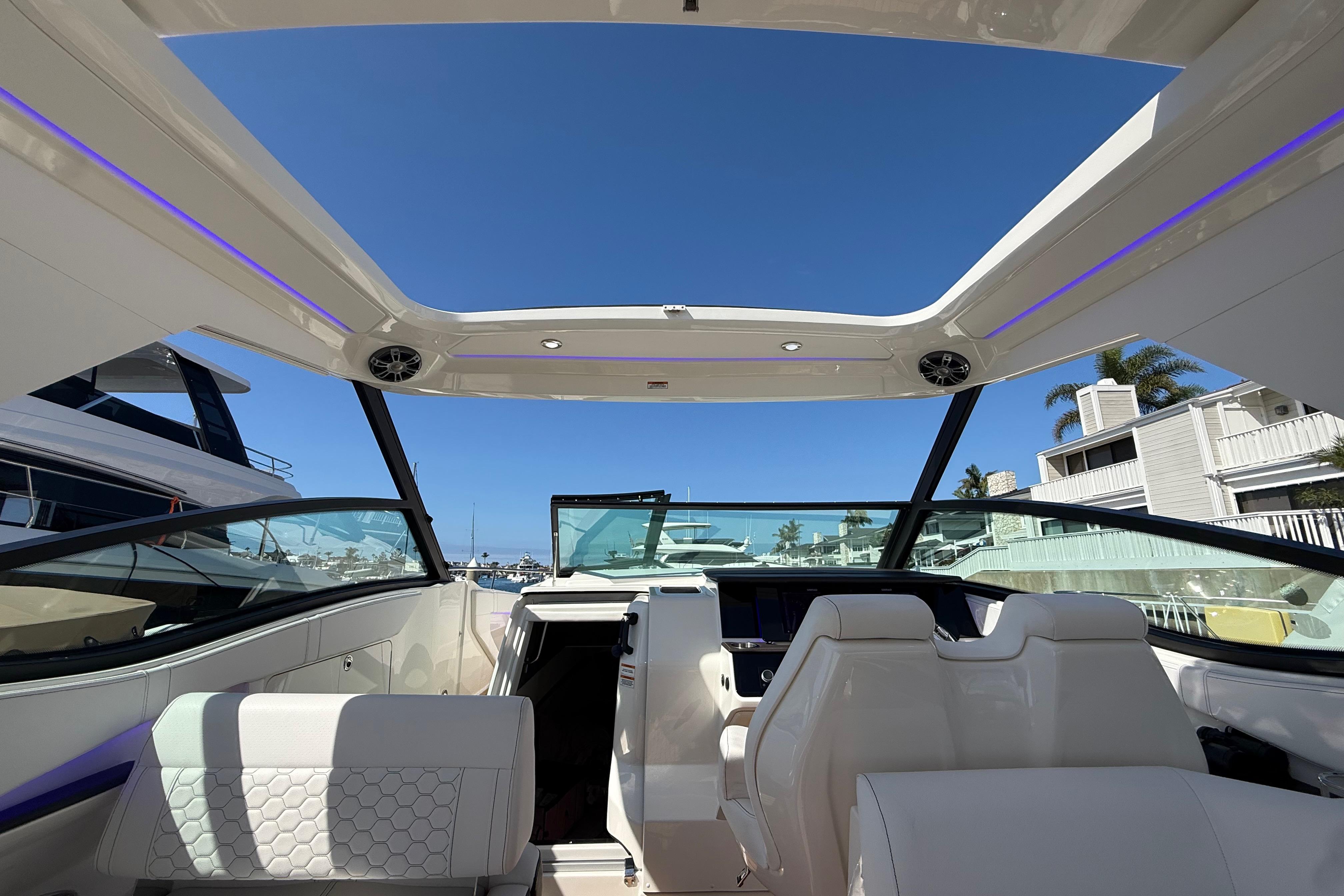 2022 Sea Ray Sundancer 320 #TBMB1408LLC inventory image at Sun Country Marine Group, Newport Beach