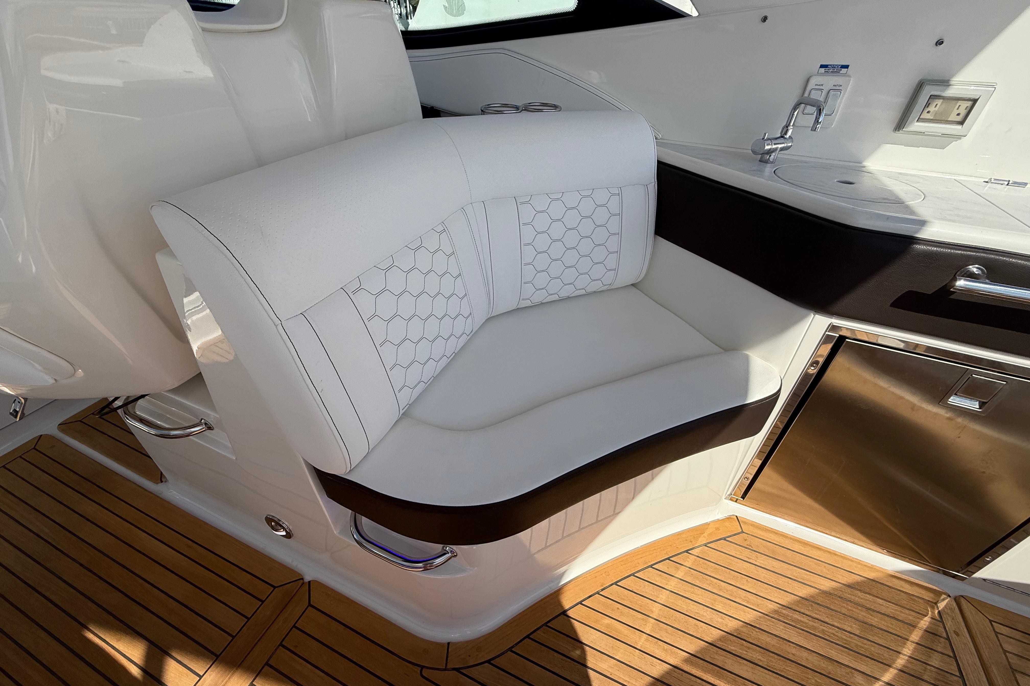 2022 Sea Ray Sundancer 320 #TBMB1408LLC inventory image at Sun Country Marine Group, Newport Beach