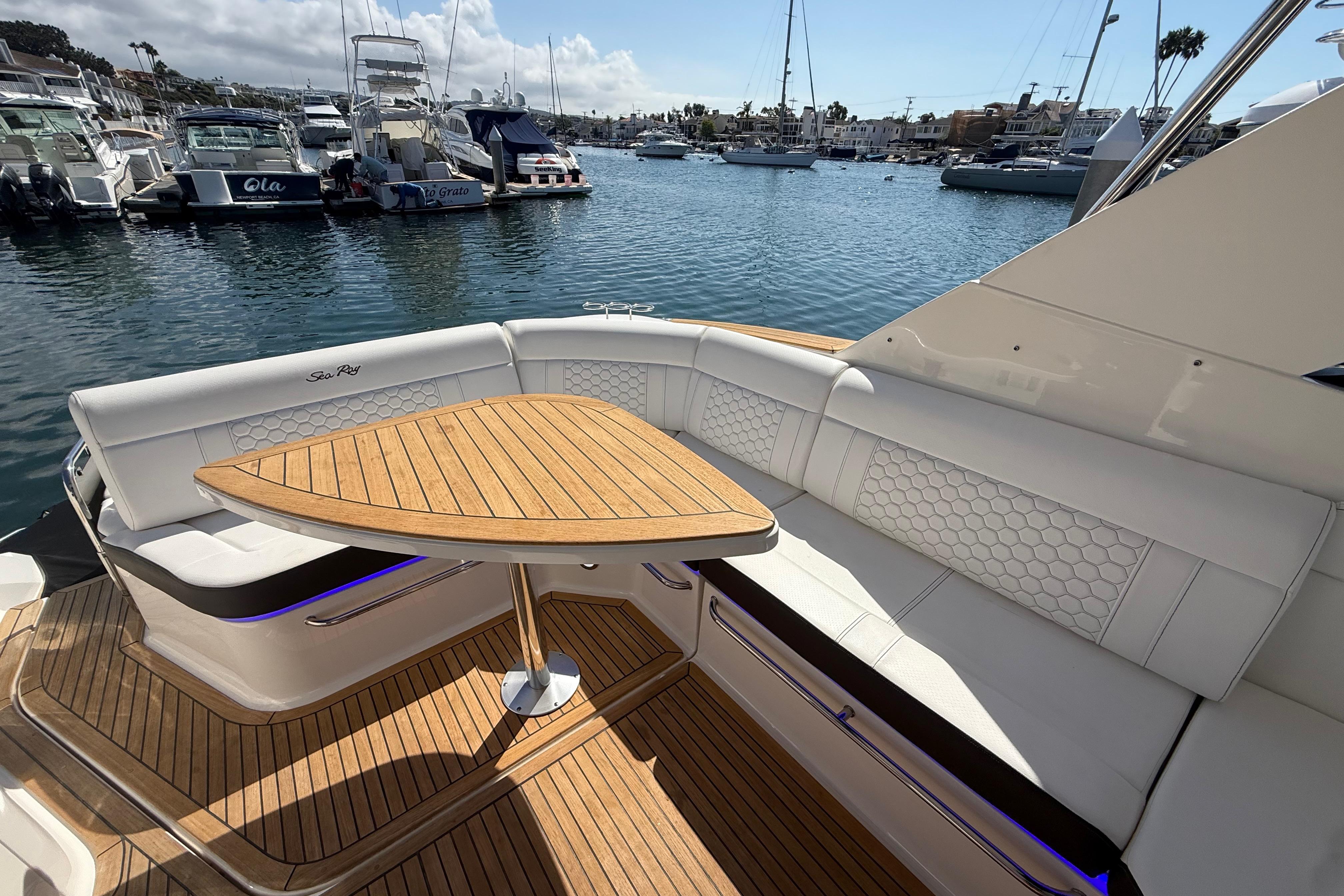 2022 Sea Ray Sundancer 320 #TBMB1408LLC inventory image at Sun Country Marine Group, Newport Beach