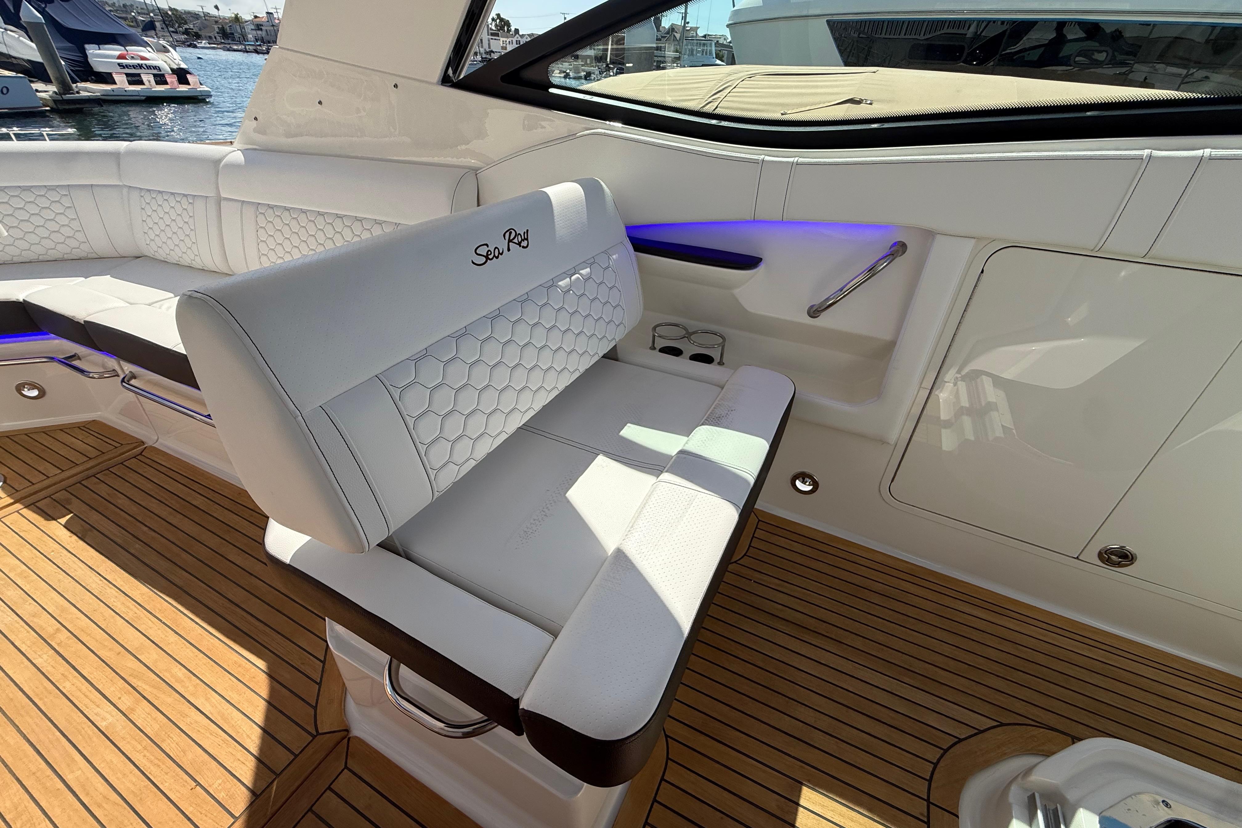 2022 Sea Ray Sundancer 320 #TBMB1408LLC inventory image at Sun Country Marine Group, Newport Beach