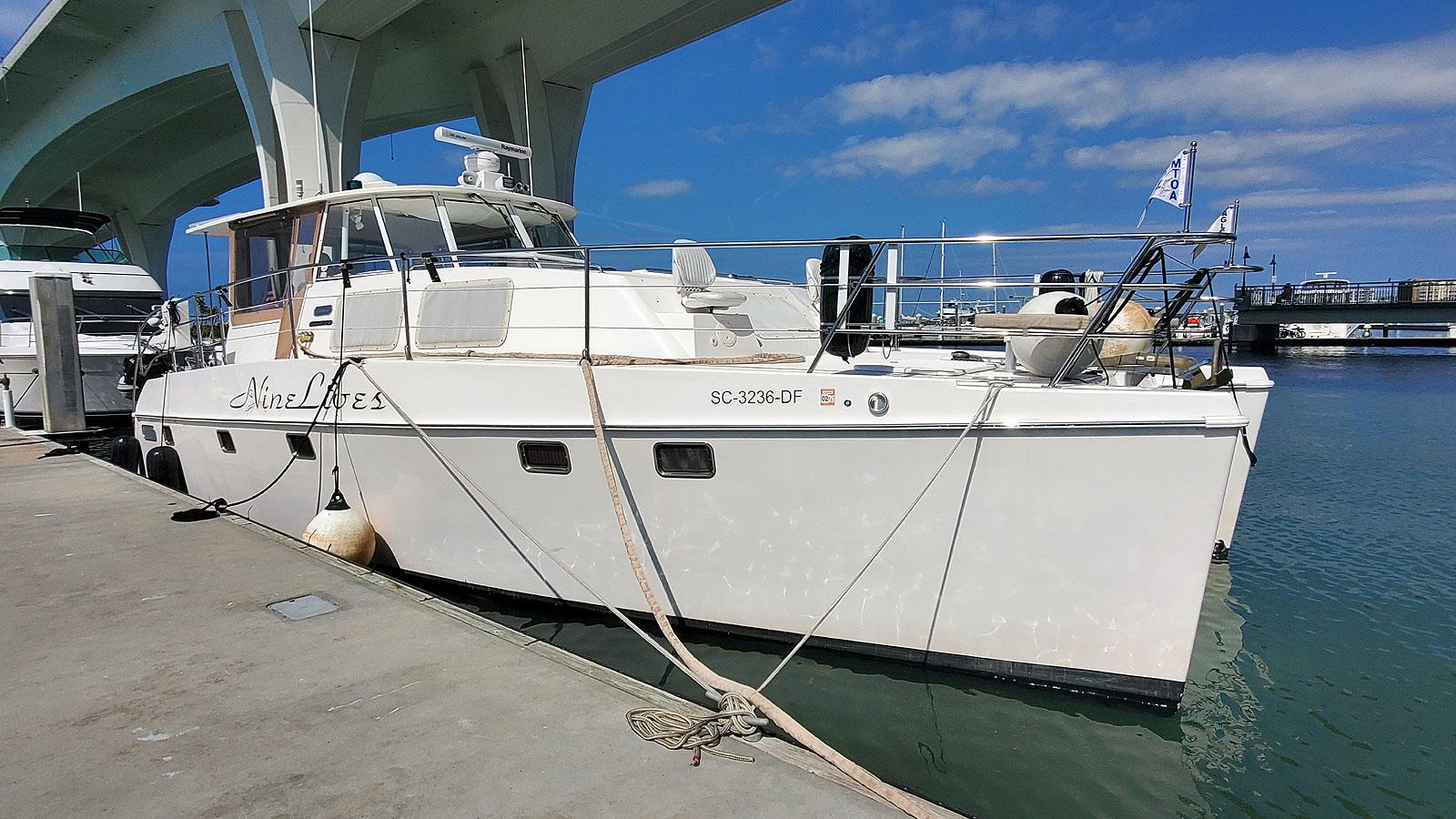 Endeavour-44 TrawlerCat 2012-Nine Lives SC-US-Starboard Profile-9702901