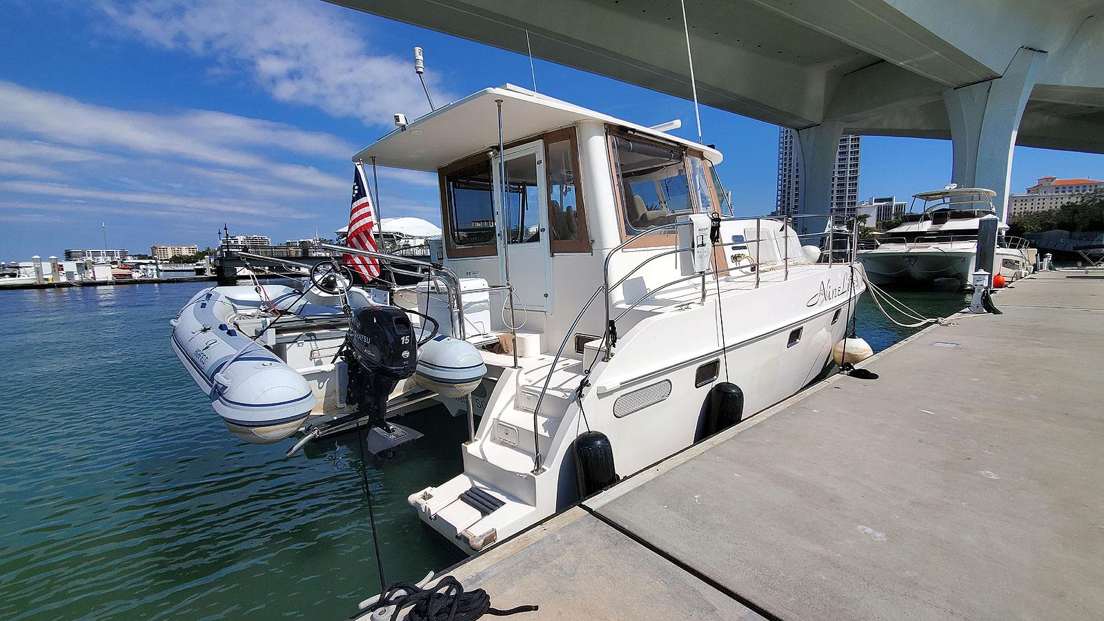 Endeavour-44 TrawlerCat 2012-Nine Lives SC-US-Starboard Stern Profile-9702901 | Thumbnail