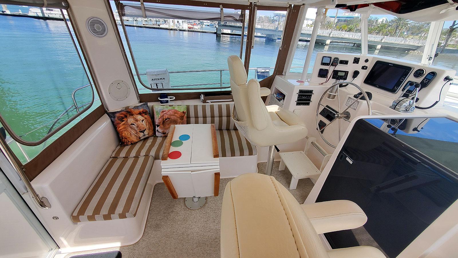 Endeavour-44 TrawlerCat 2012-Nine Lives SC-US-Pilothouse Port-9702901 | Thumbnail