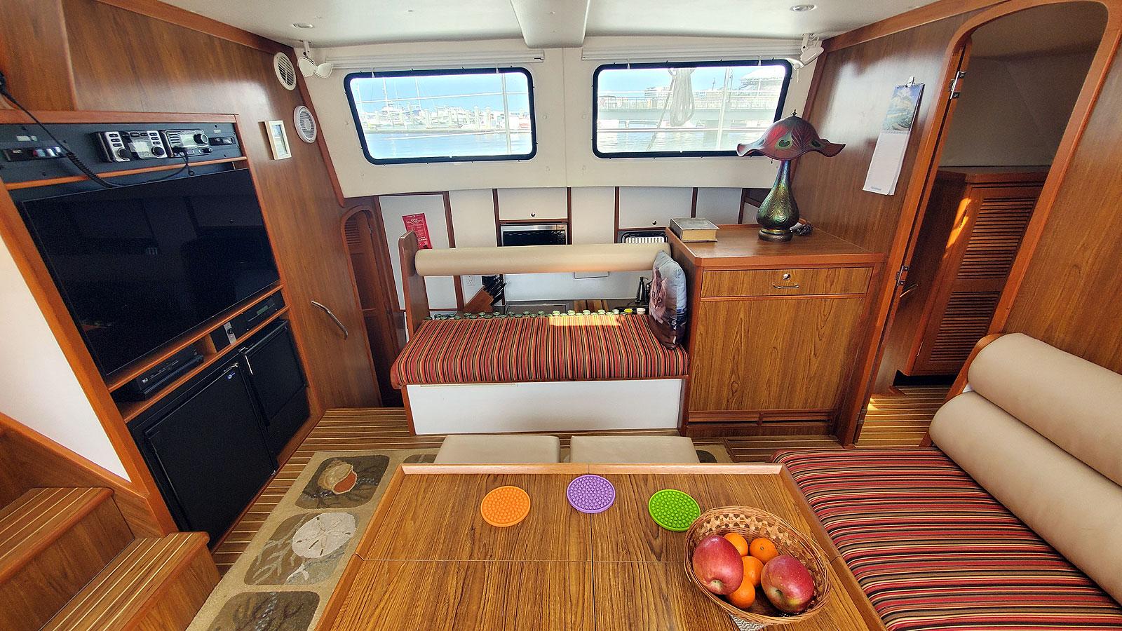 Endeavour-44 TrawlerCat 2012-Nine Lives SC-US-Salon Port-9702901 | Thumbnail