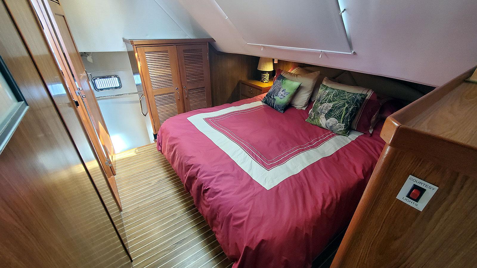 Endeavour-44 TrawlerCat 2012-Nine Lives SC-US-Master Stateroom Port Forward-9702901 | Thumbnail