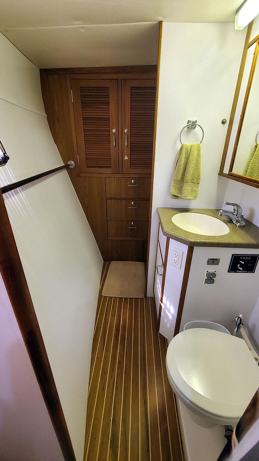 Endeavour-44 TrawlerCat 2012-Nine Lives SC-US-Master Head Aft-9702901 | Thumbnail