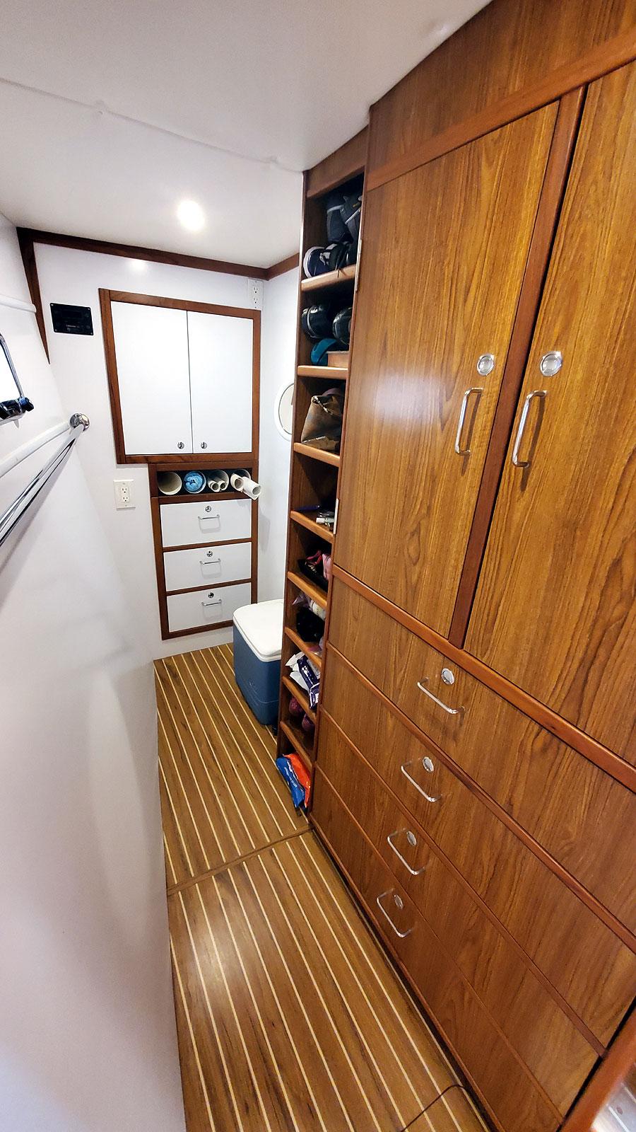 Endeavour-44 TrawlerCat 2012-Nine Lives SC-US-Master Walk In Storage Forward-9702901 | Thumbnail