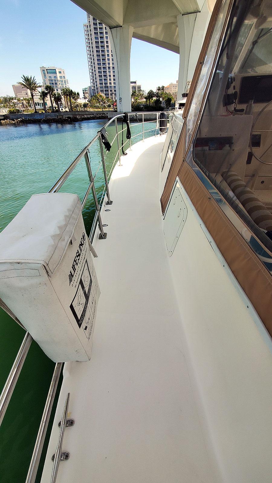 Endeavour-44 TrawlerCat 2012-Nine Lives SC-US-Port Side Deck-9702901 | Thumbnail