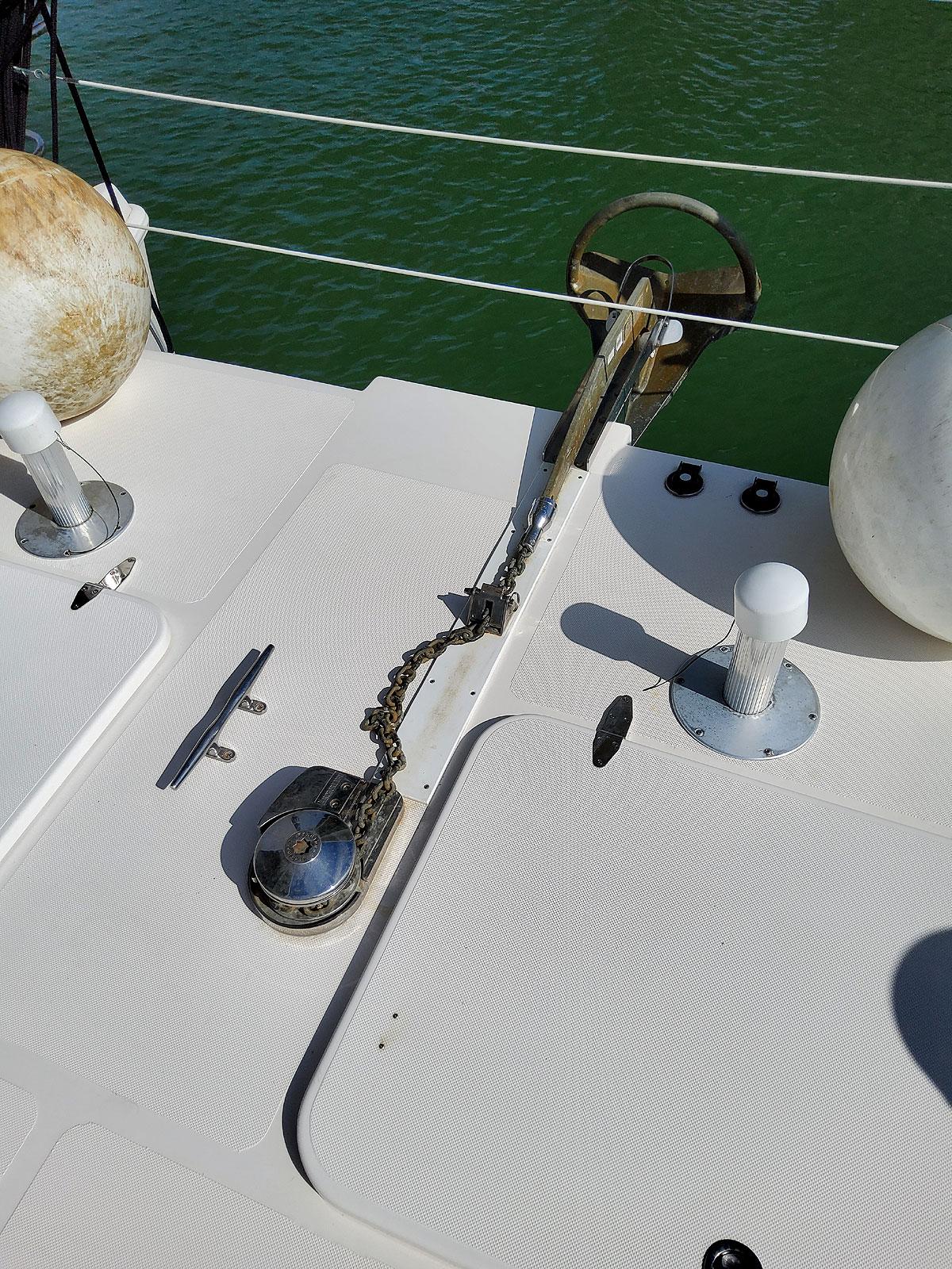 Endeavour-44 TrawlerCat 2012-Nine Lives SC-US-Bow Pulpit-9702901 | Thumbnail