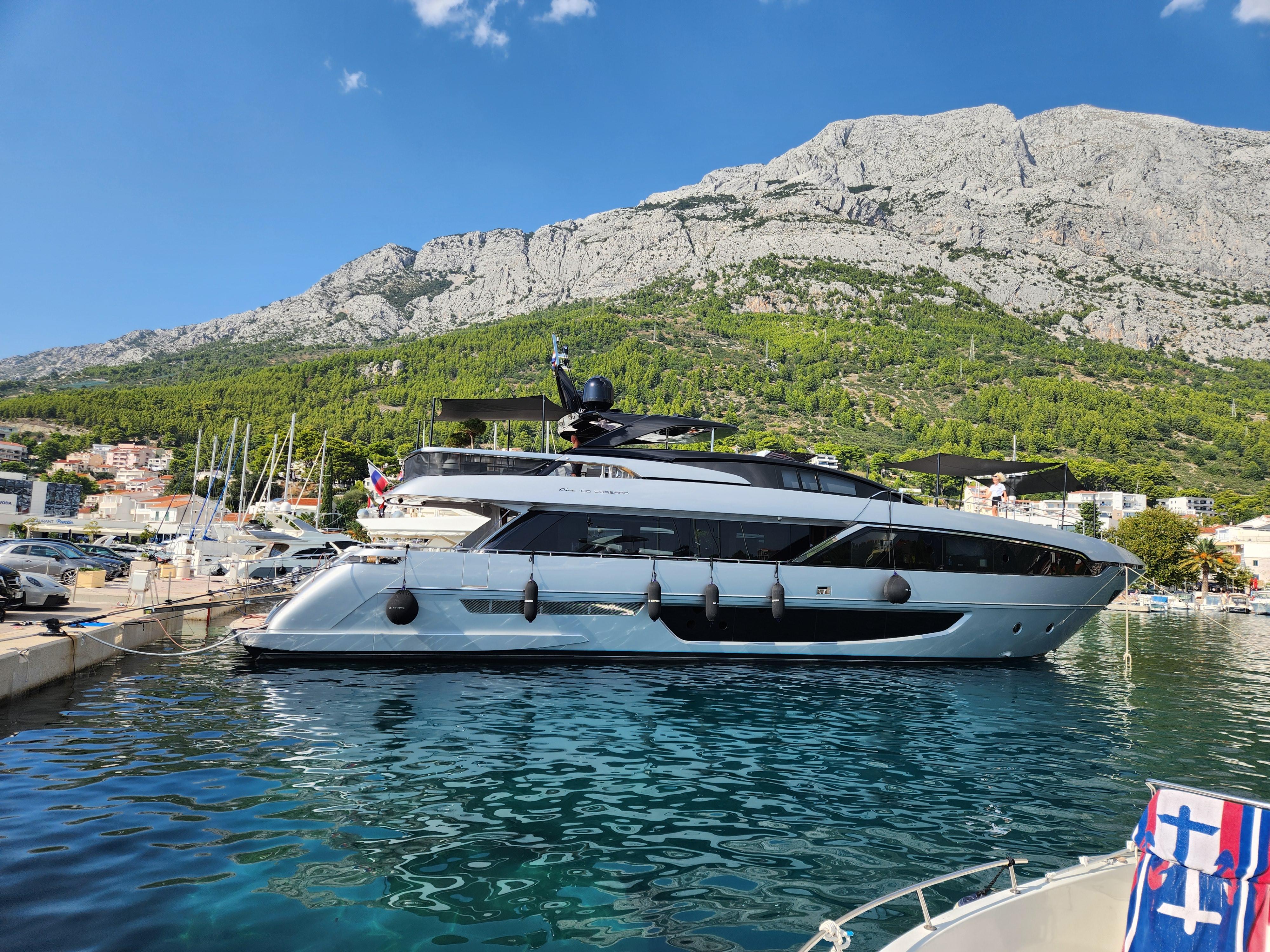 2019 Riva 98 