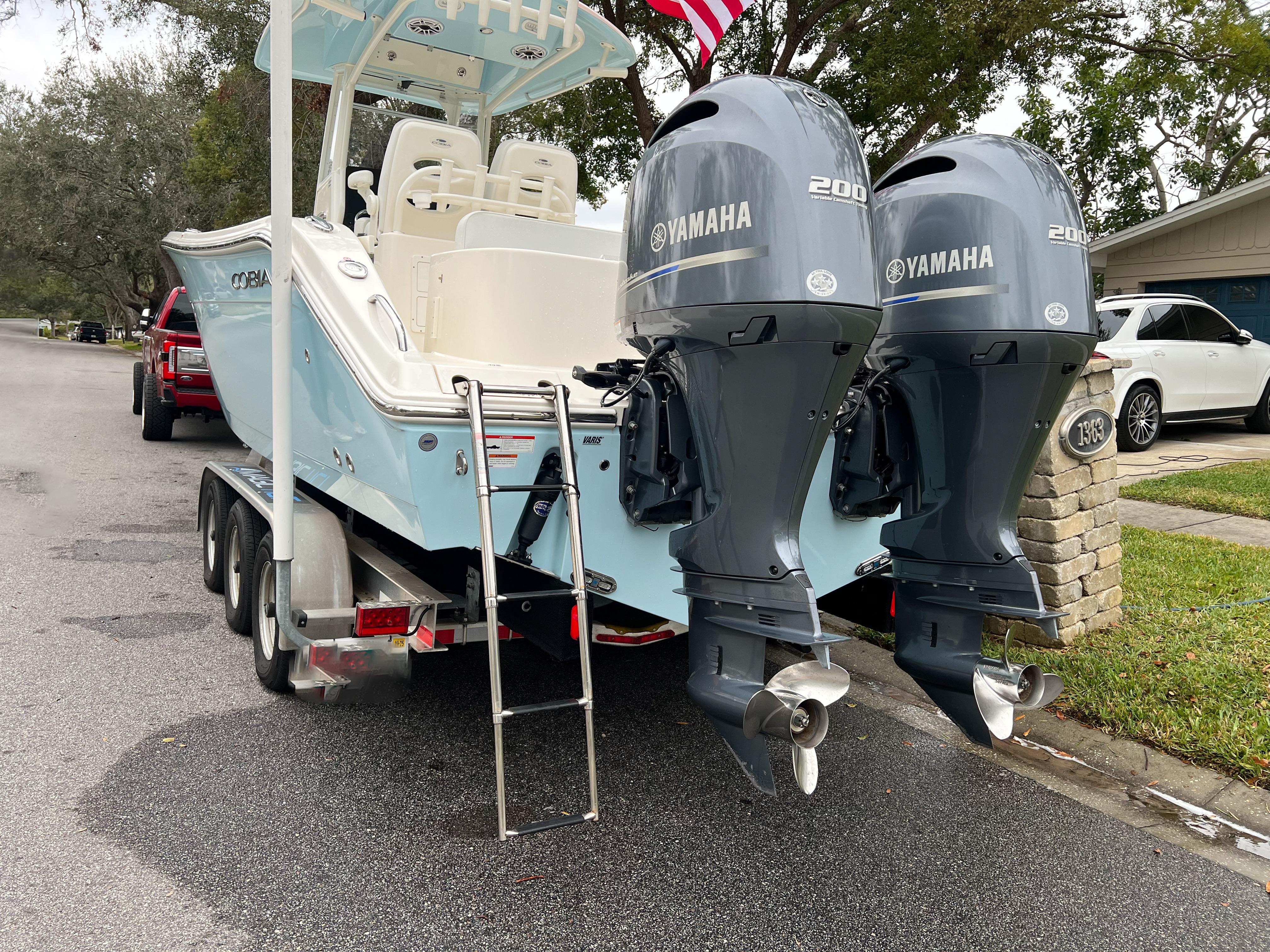 2023 Cobia 280 Center Console