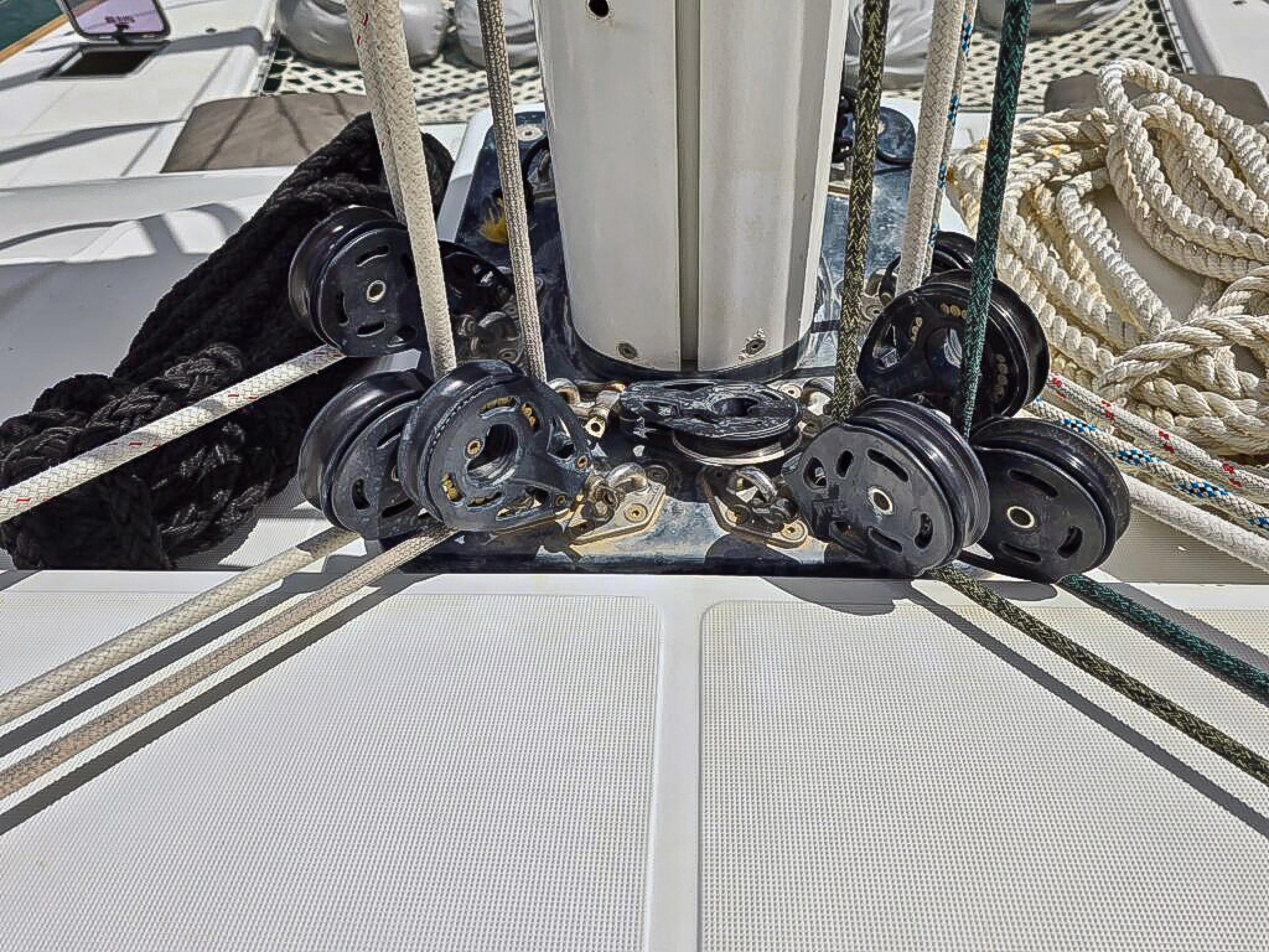 Lagoon-560 S2 2015-Cool Runnings IV SC-US-Rigging and ropes on a 2015 Lagoon 560 S2 sailboat deck.-9782915 | Thumbnail