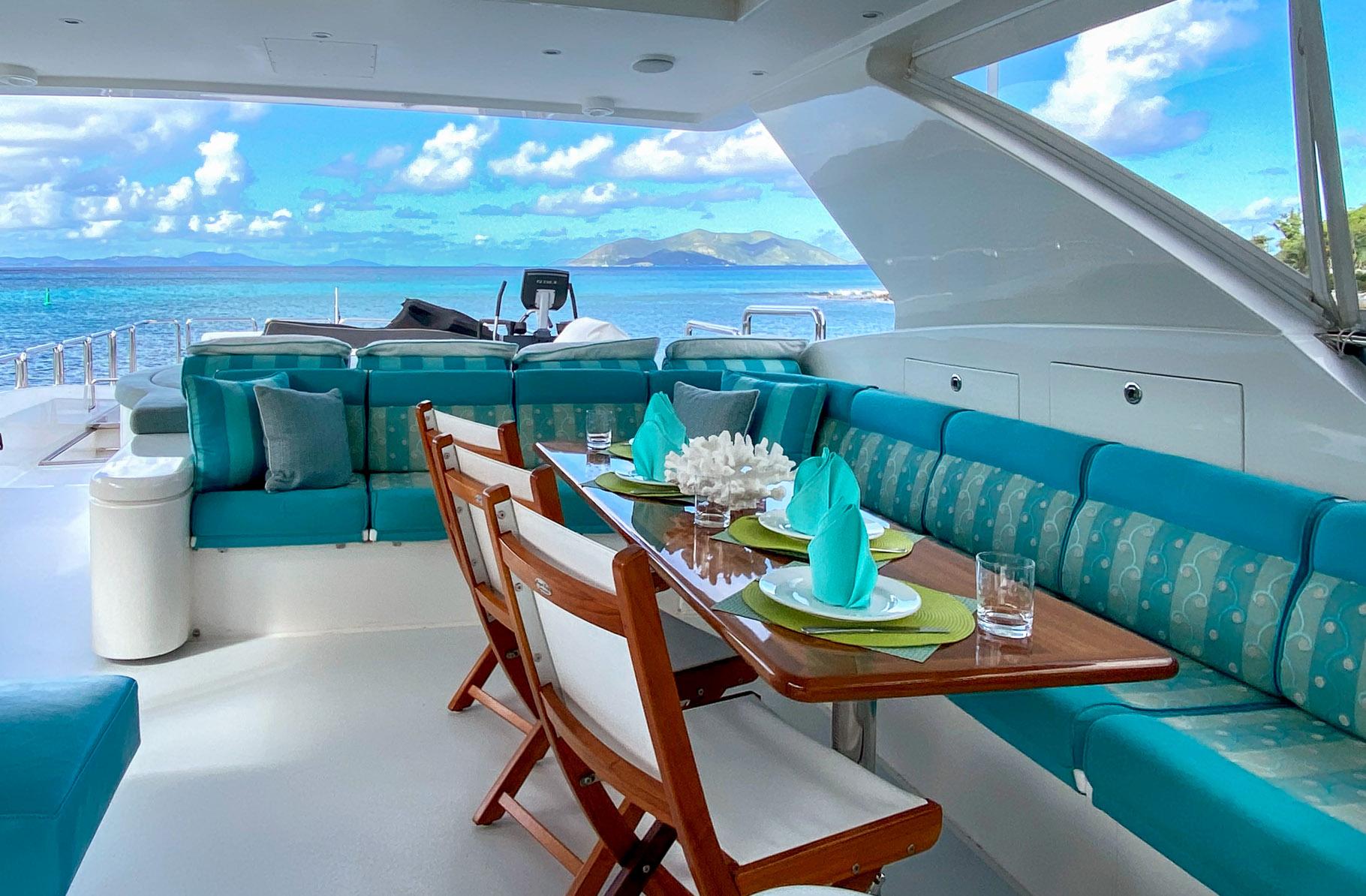 Flybridge Seating and Dining