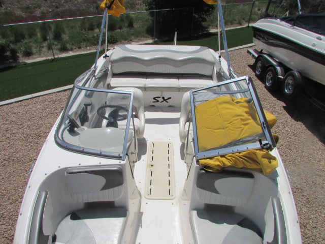 2006 Glastron boat for sale, model of the boat is 195 SX & Image # 10 of 14