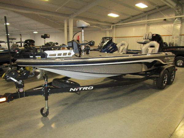 2021 Nitro boat for sale, model of the boat is Z19 Pro & Image # 2 of 50