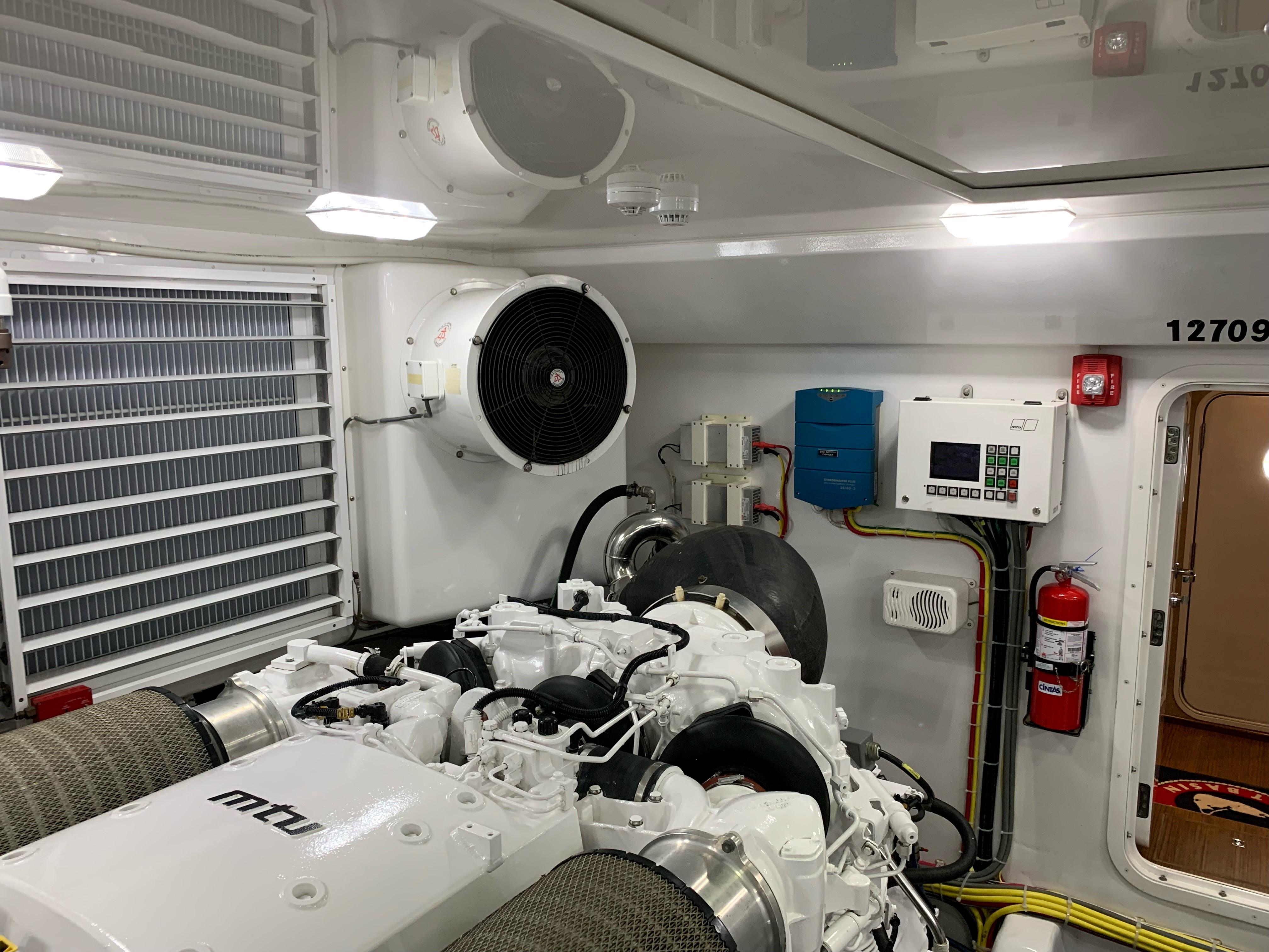 Speculator Yacht Photos Pics Viking 92 Speculator-Engine Room