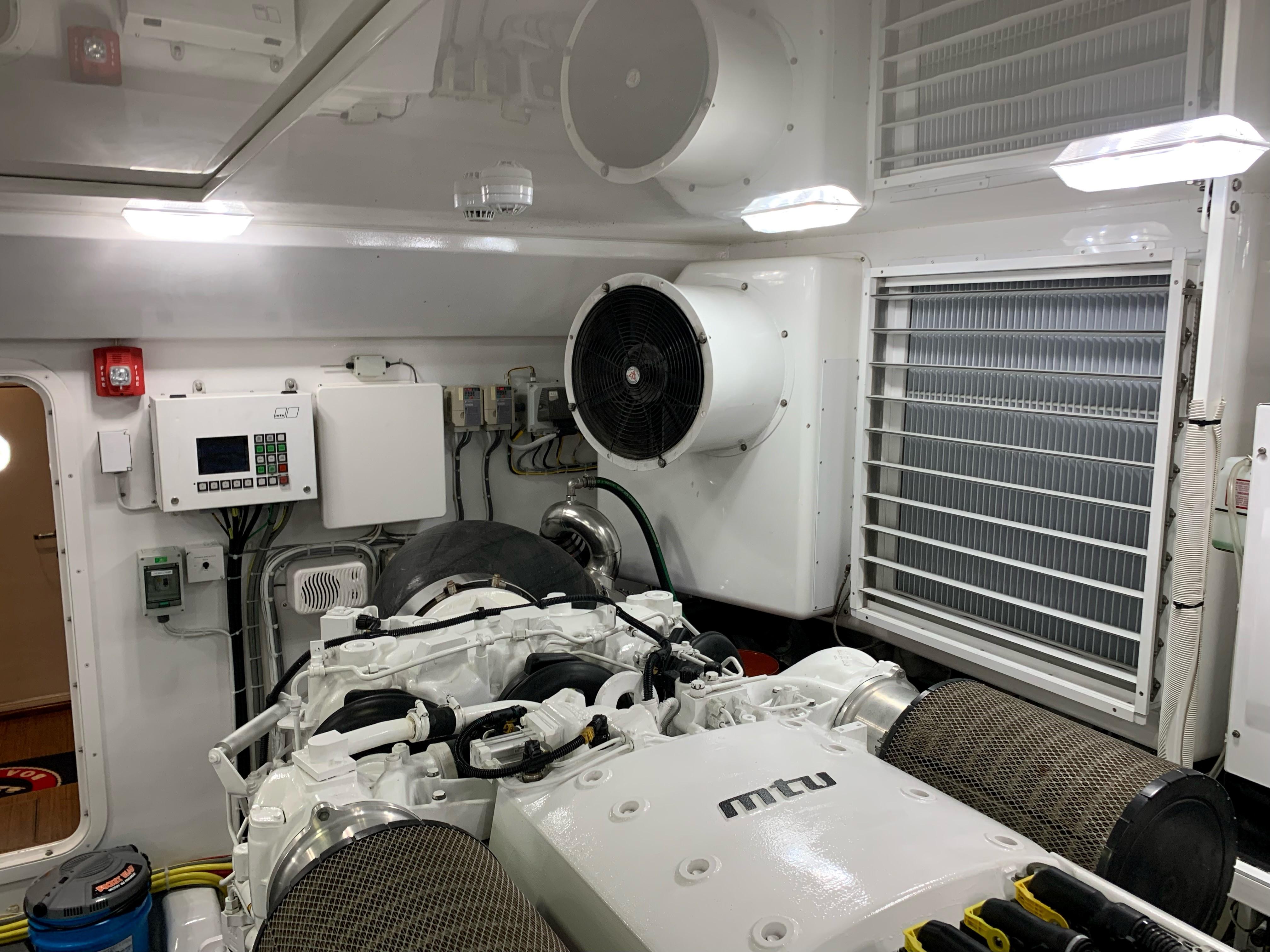 Speculator Yacht Photos Pics Viking 92 Speculator-Engine Room