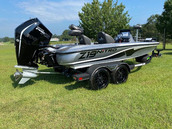 2022 Nitro boat for sale, model of the boat is Z19 Pro & Image # 3 of 14