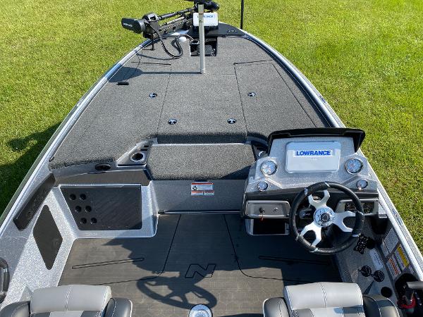 2022 Nitro boat for sale, model of the boat is Z19 Pro & Image # 9 of 14